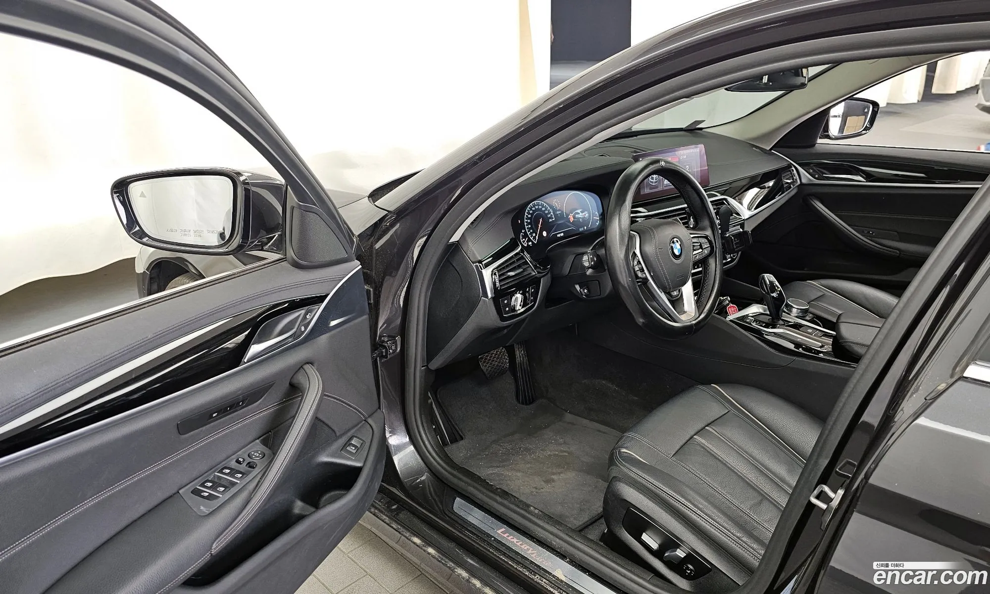 BMW 5 Series 2019 WBAJK7108KBP73762 — 6