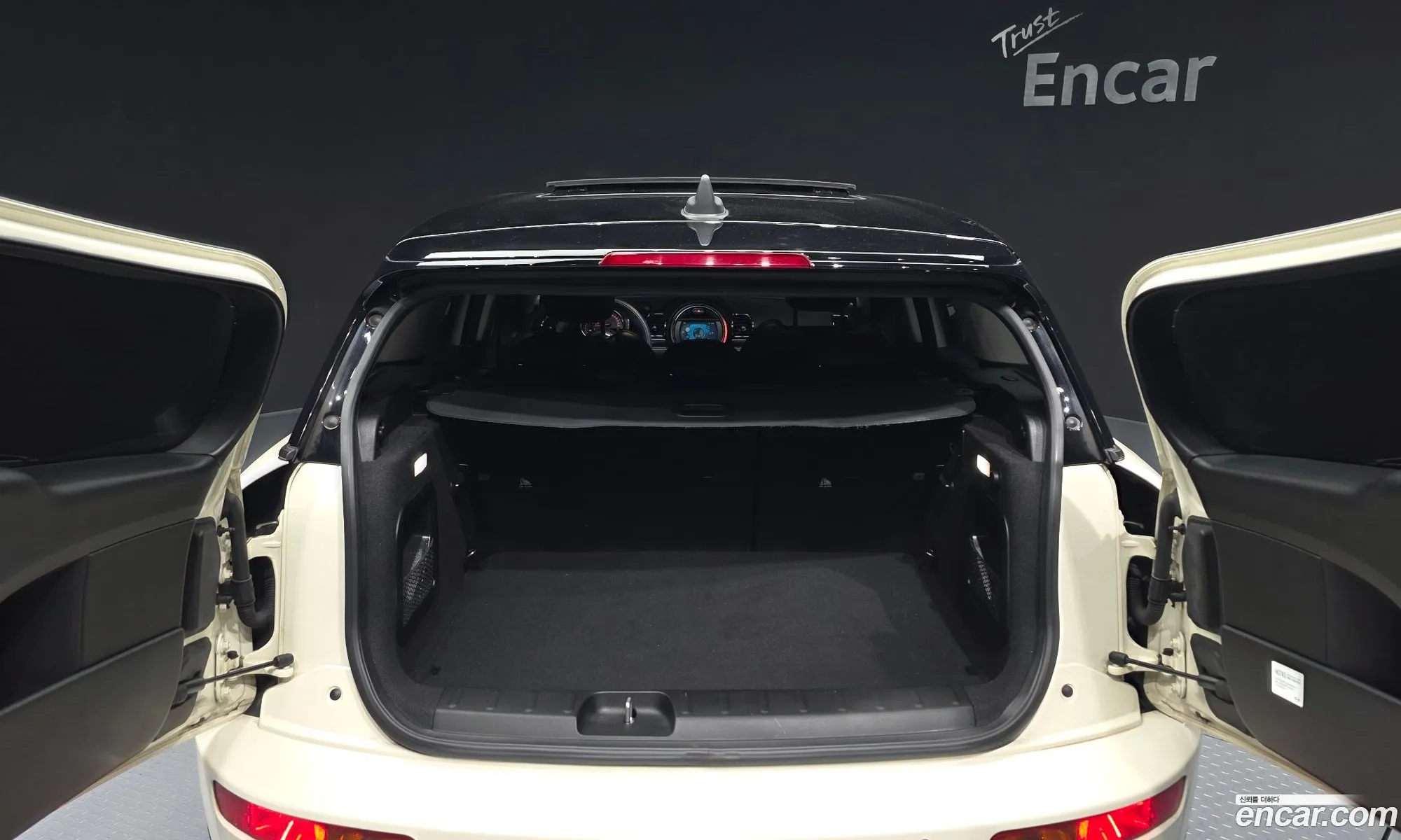 Mini Cooper Clubman 2019 — 12