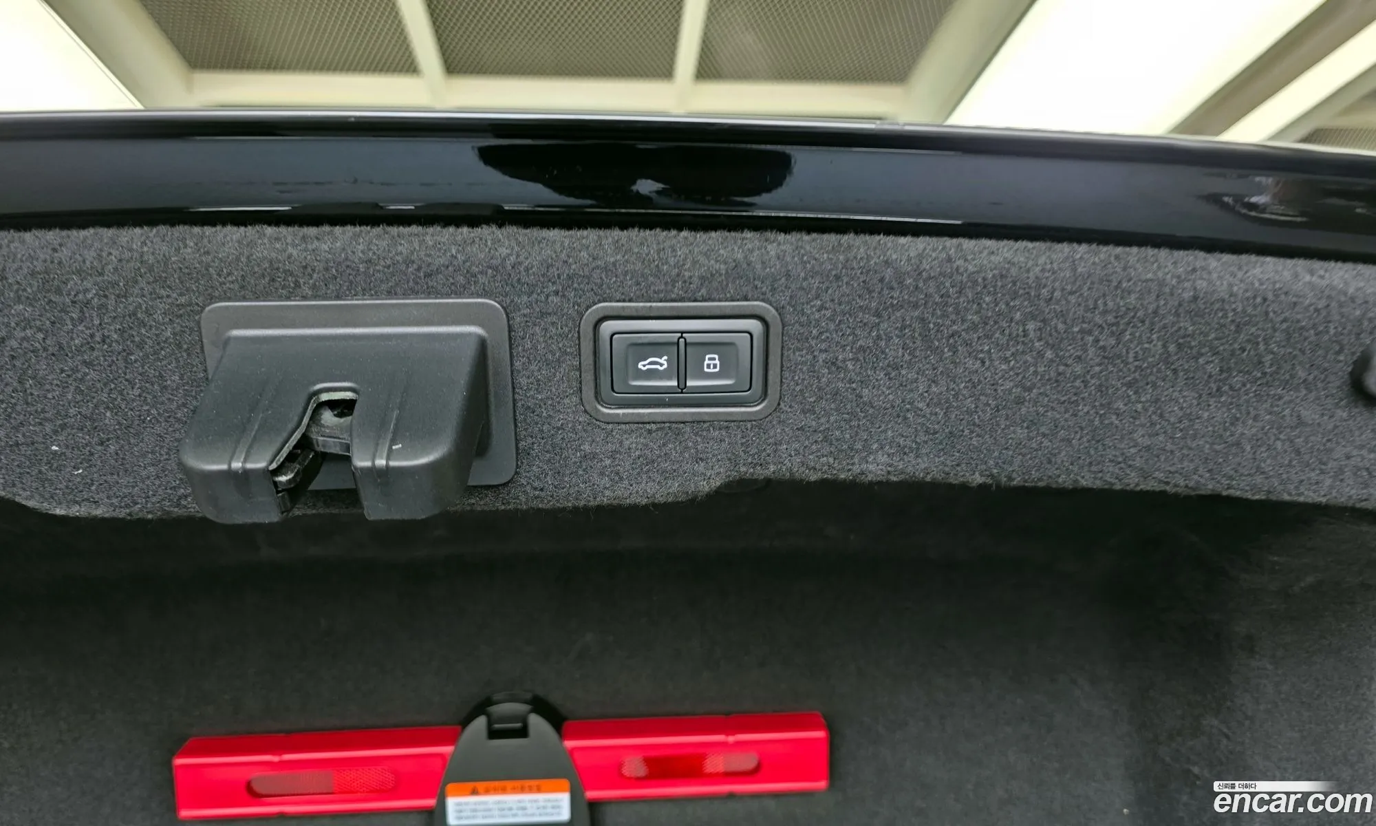 Audi A8 2021 WAUZZZF82MN001137 — 2
