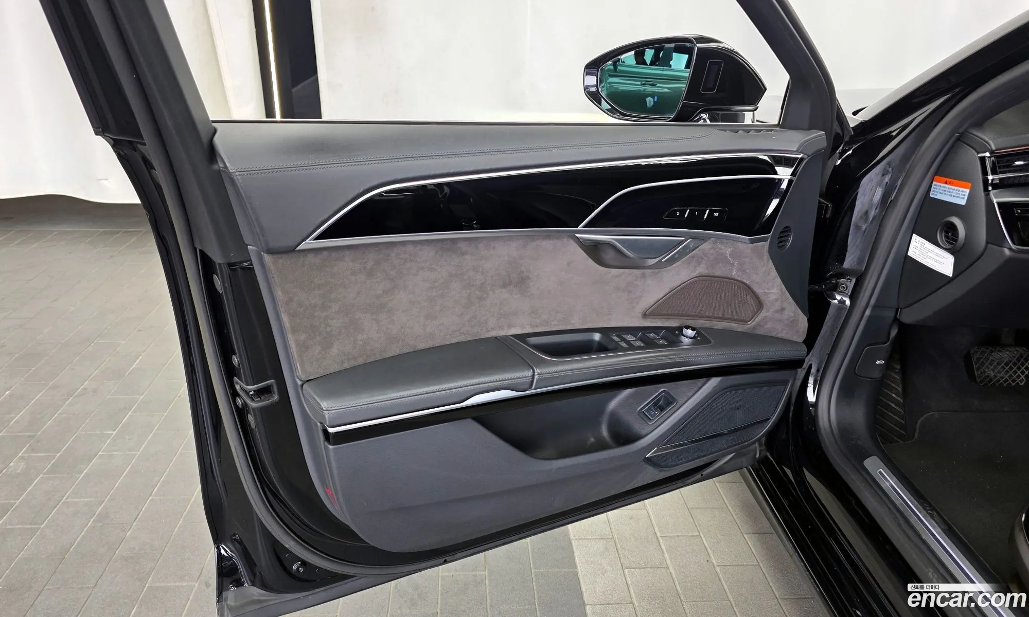 Audi A8 2021 WAUZZZF82MN001137 — 5