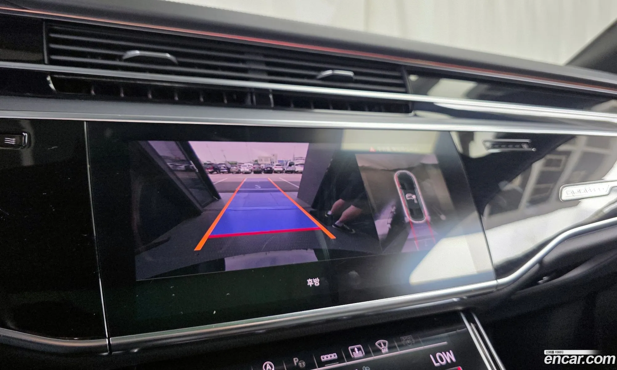 Audi A8 2021 WAUZZZF82MN001137 — 11