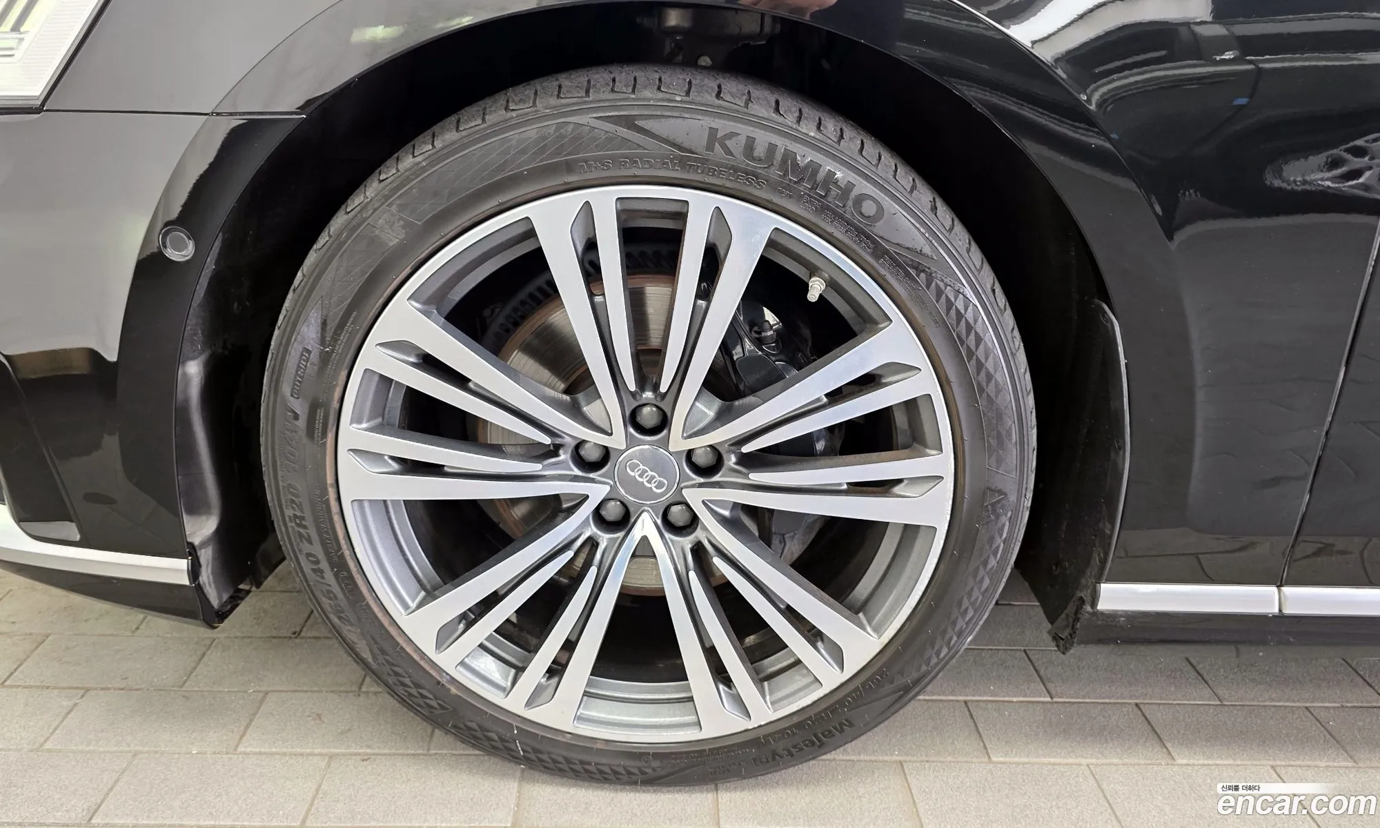 Audi A8 2021 WAUZZZF82MN001137 — 31