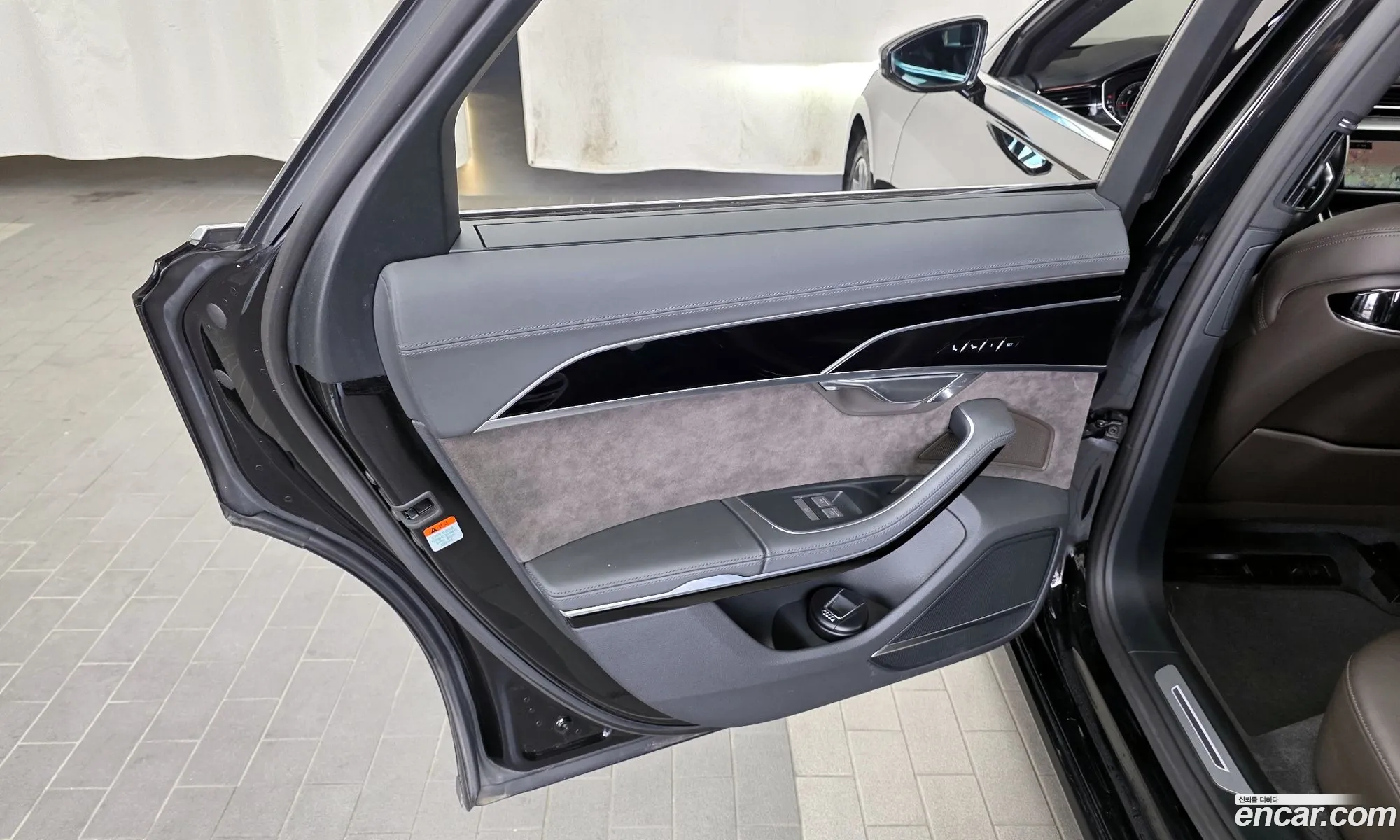 Audi A8 2021 WAUZZZF82MN001137 — 9