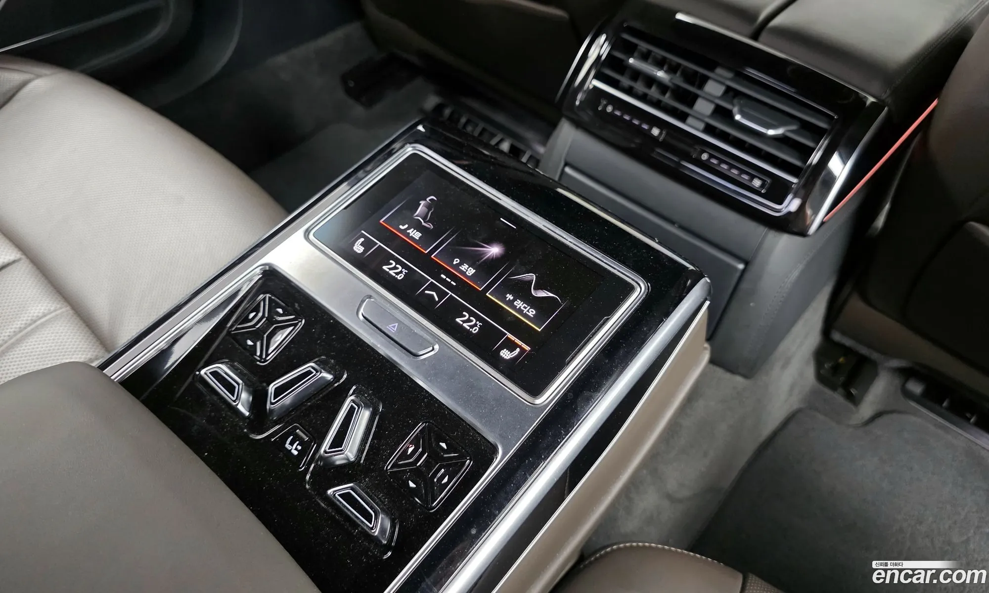 Audi A8 2021 WAUZZZF82MN001137 — 29