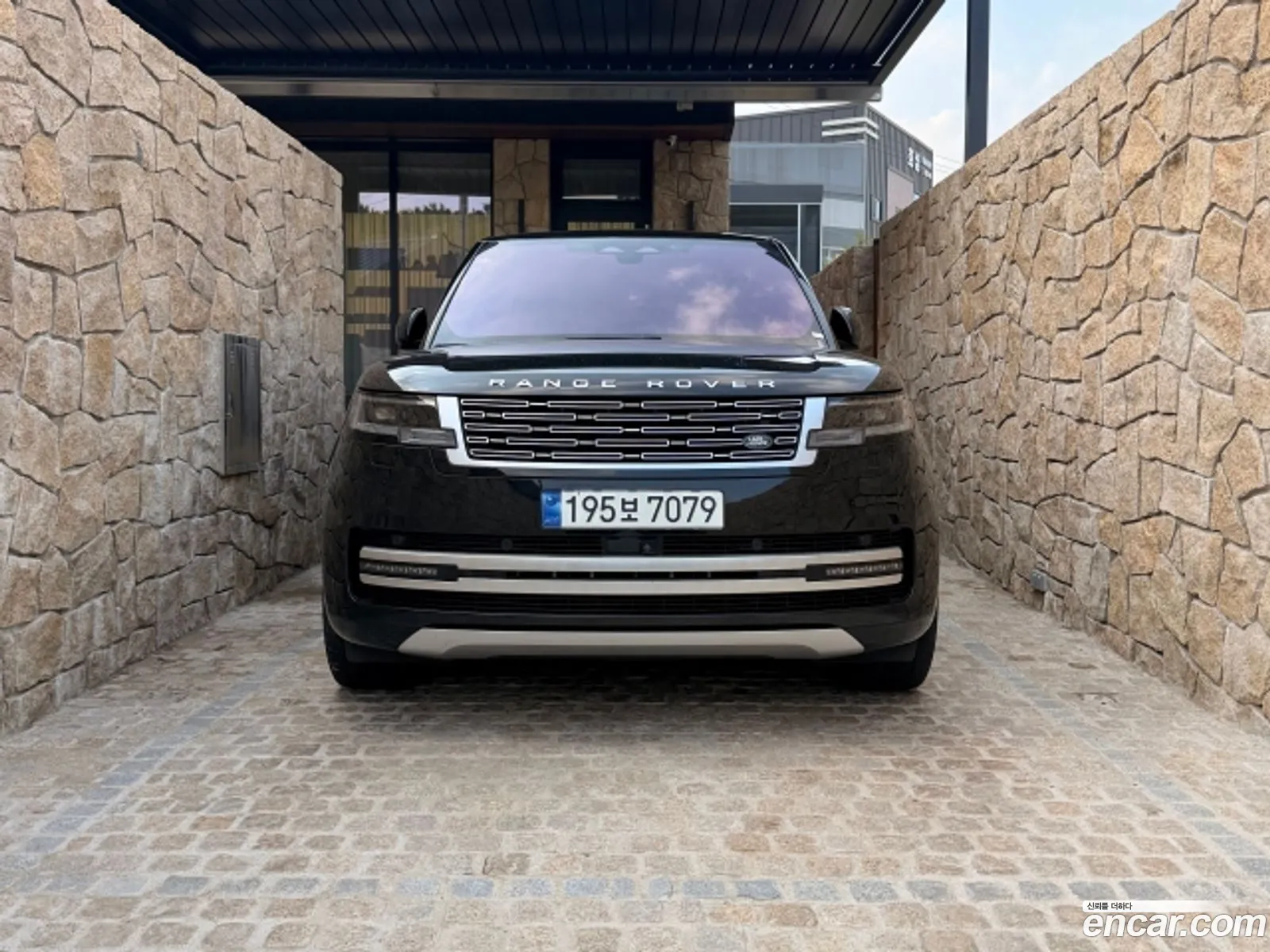 Land Rover Range Rover 2023 — 11