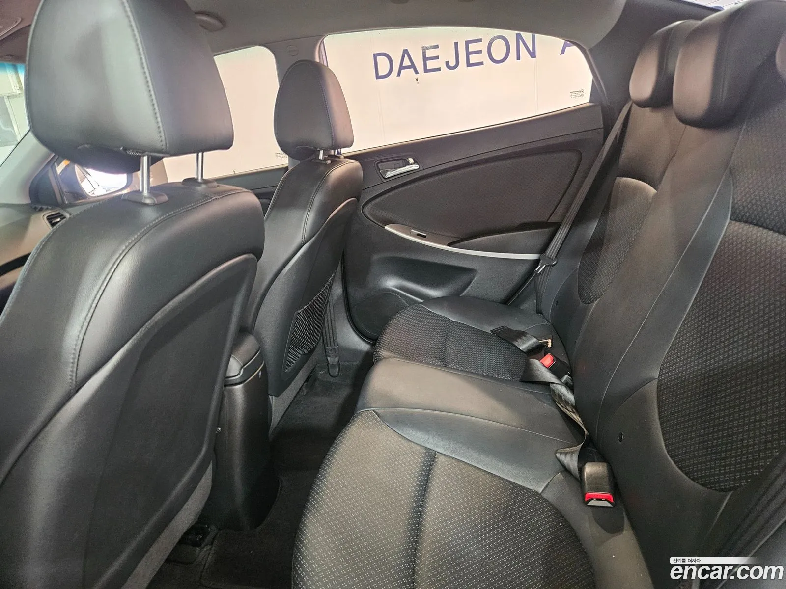 Hyundai Accent 2011 — 3