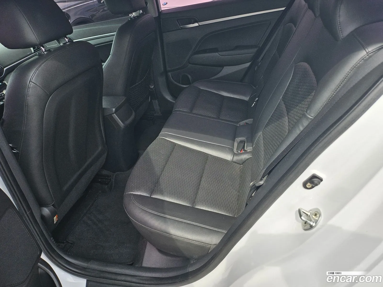 Hyundai Elantra AD 2019 — 3