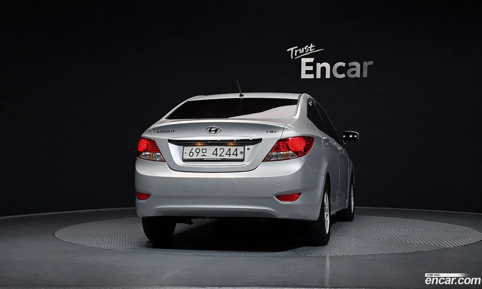 Hyundai Accent 2012 — 2