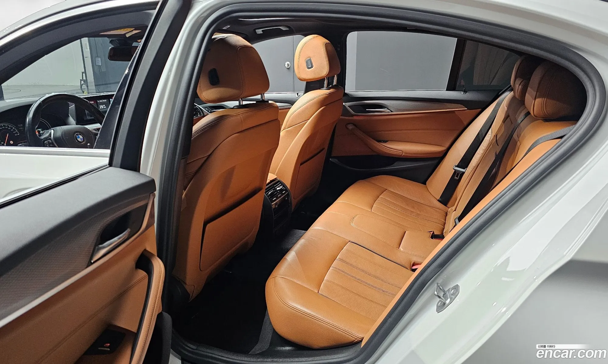 BMW 5 Series 2017 — 28