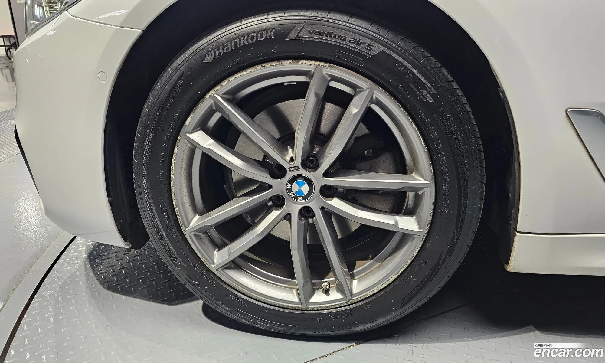BMW 5 Series 2017 — 5