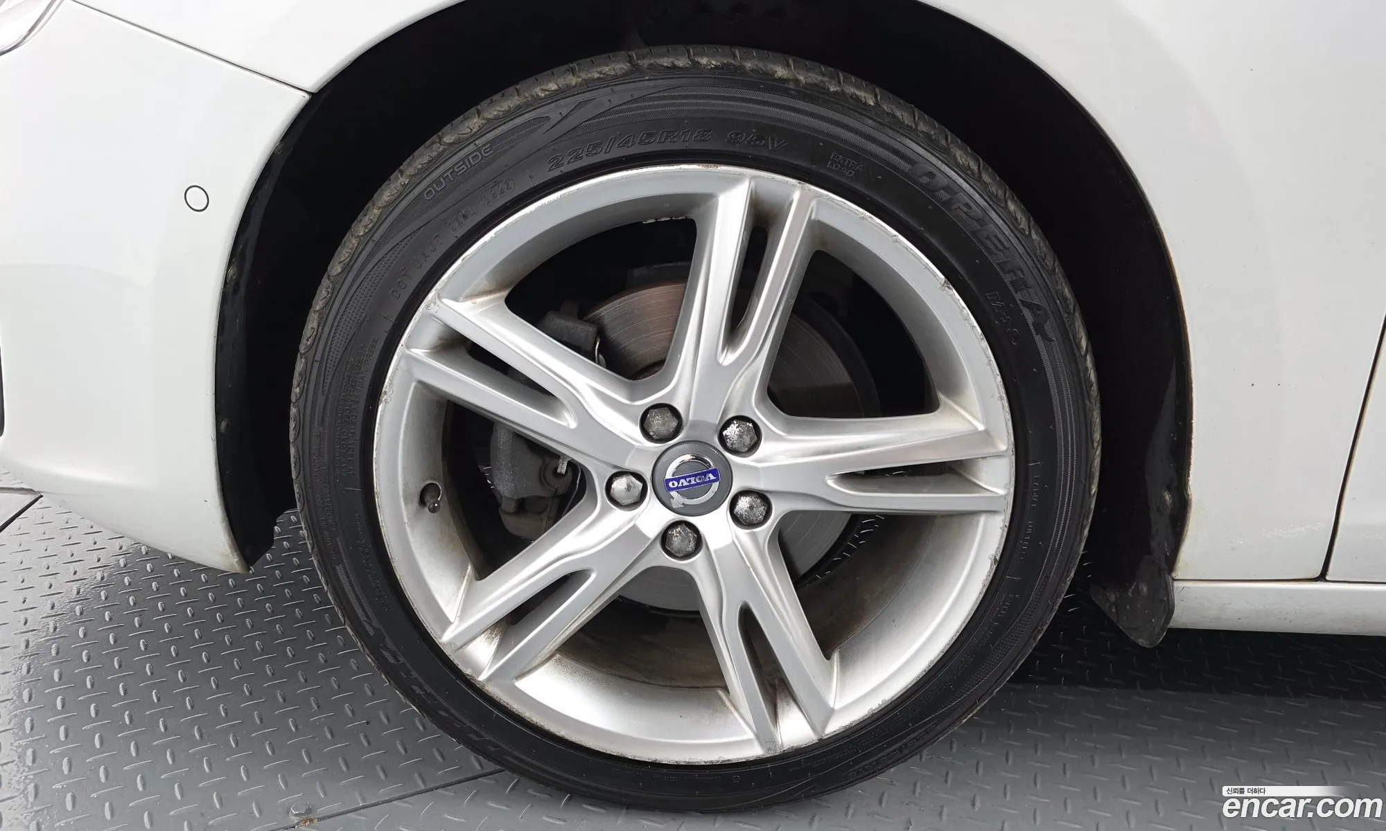 Volvo S60 2016 YV1FSA8BDG2400427 — 8