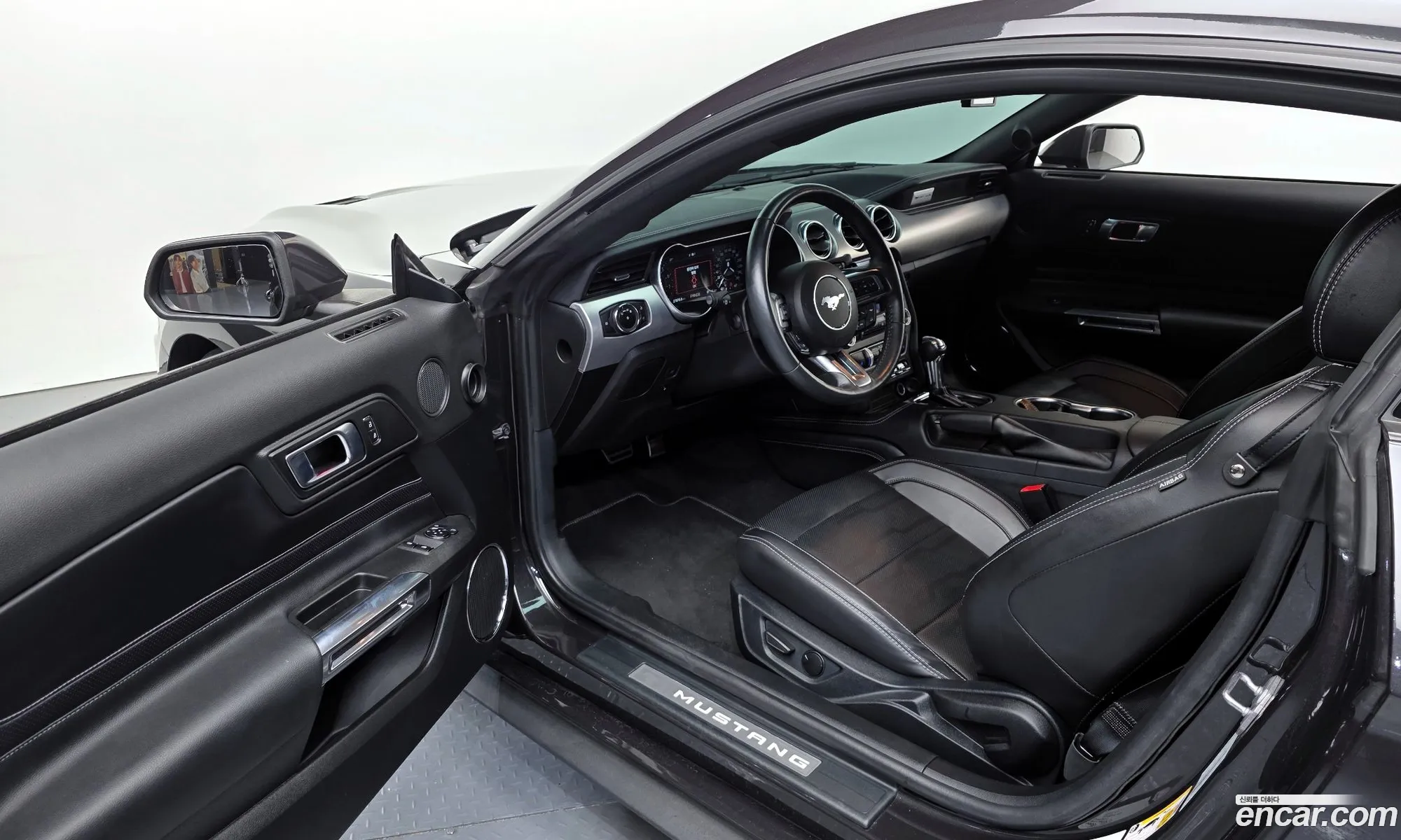 Ford Mustang 2023 — 19