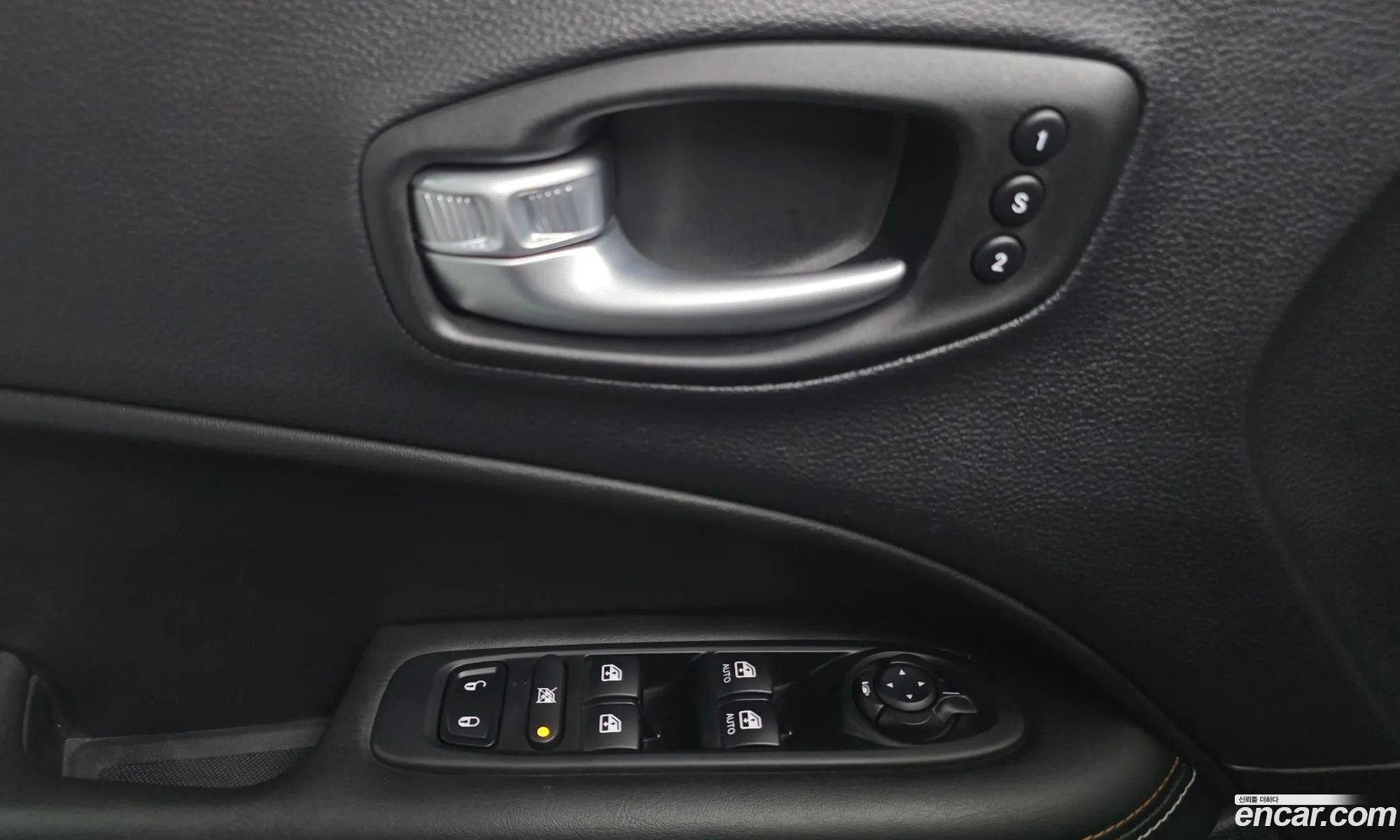 Jeep Compass 2018 3C4NJDBB5JT372320 — 9