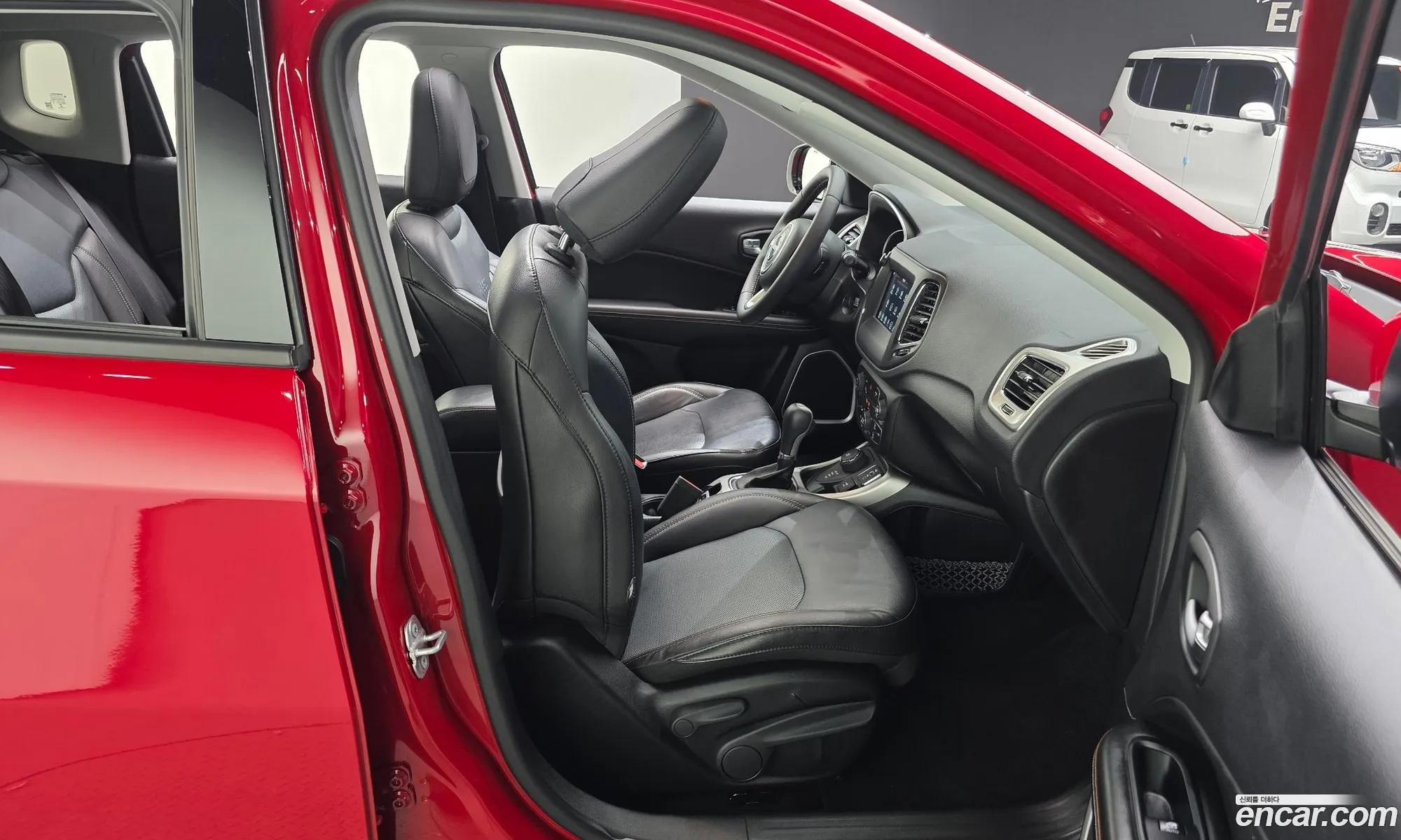 Jeep Compass 2018 3C4NJDBB5JT372320 — 17