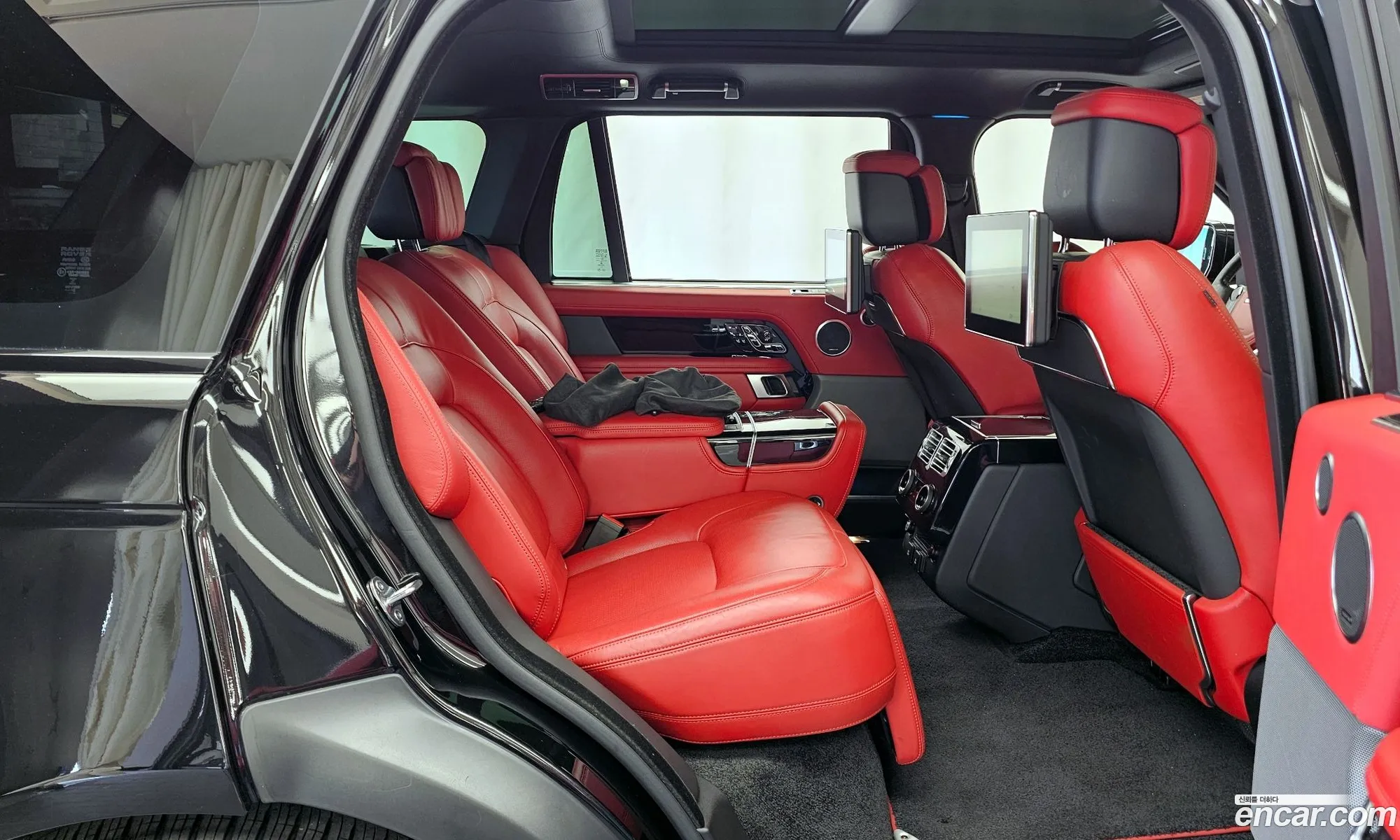 Land Rover Range Rover 2019 SALGA3BE8KA534603 — 32