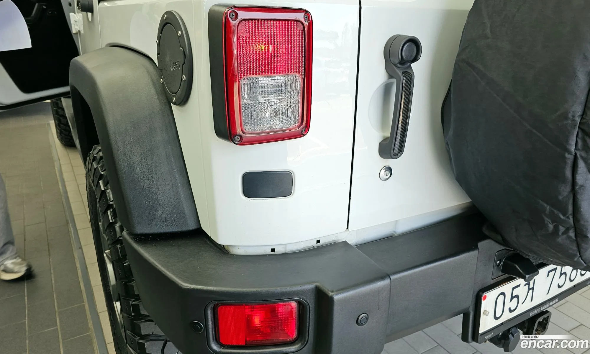 Jeep Wrangler 2017 1C4HJWFG5HL641890 — 2