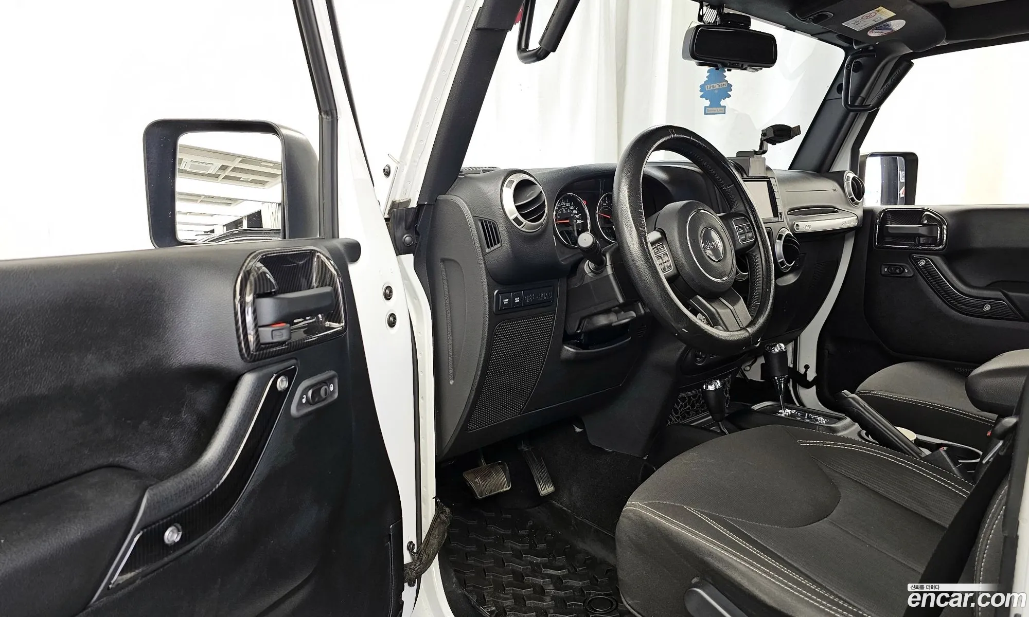 Jeep Wrangler 2017 1C4HJWFG5HL641890 — 34