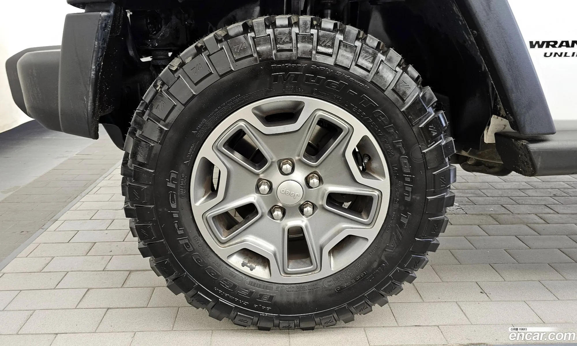 Jeep Wrangler 2017 1C4HJWFG5HL641890 — 12