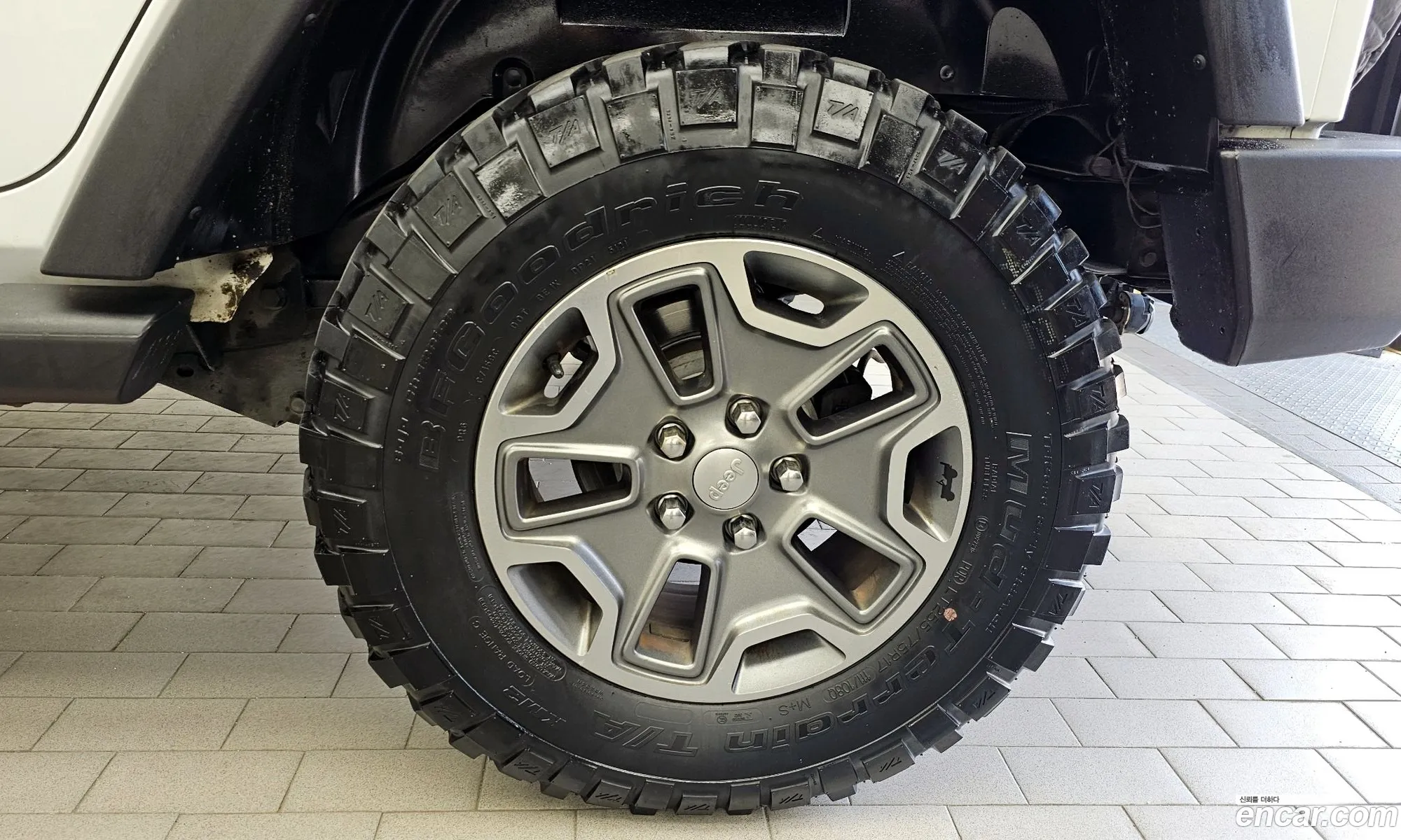 Jeep Wrangler 2017 1C4HJWFG5HL641890 — 9