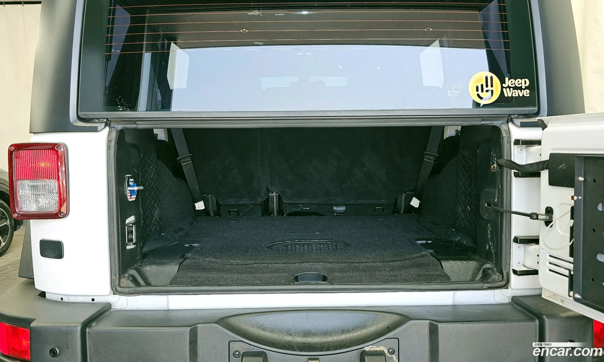 Jeep Wrangler 2017 1C4HJWFG5HL641890 — 37