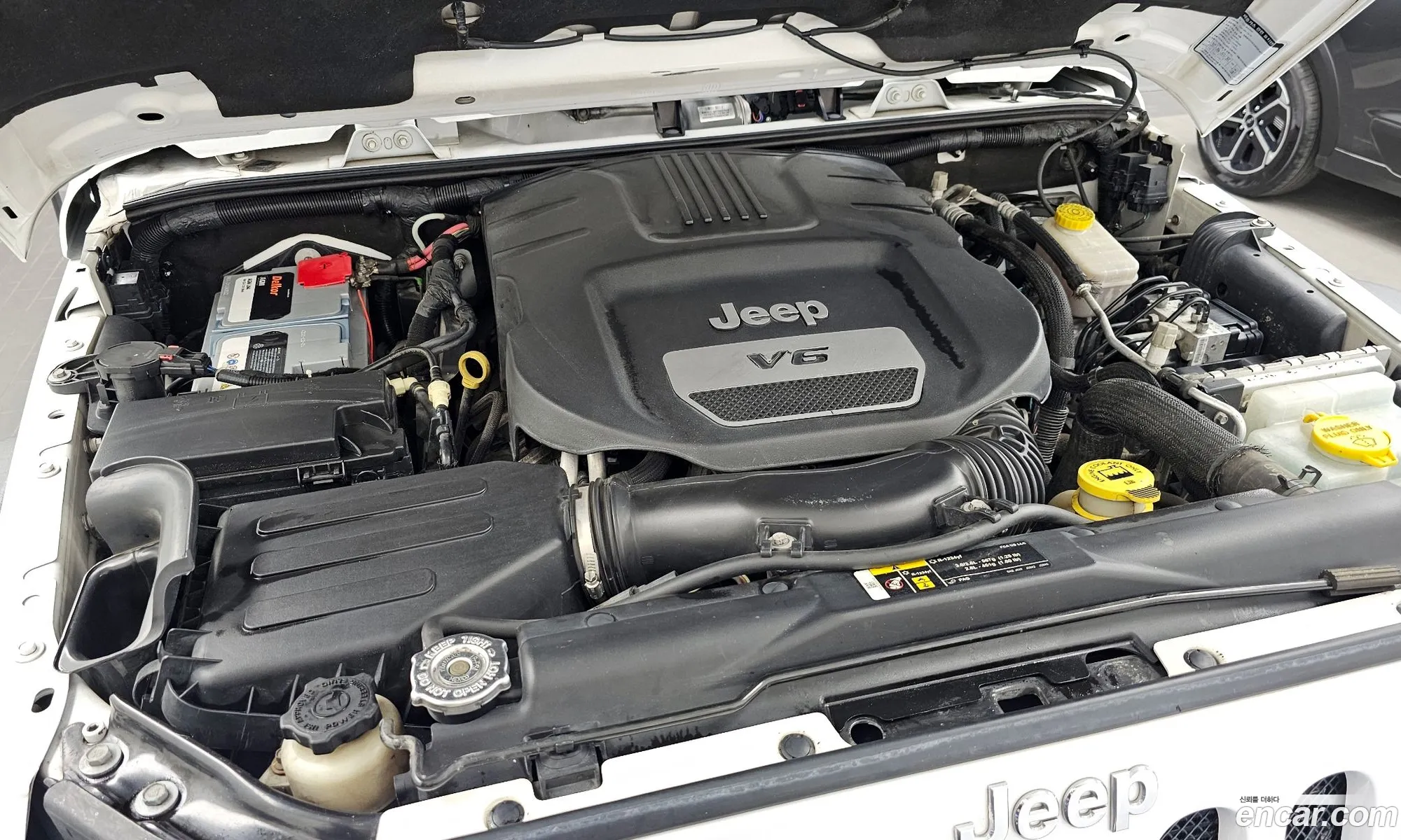 Jeep Wrangler 2017 1C4HJWFG5HL641890 — 4