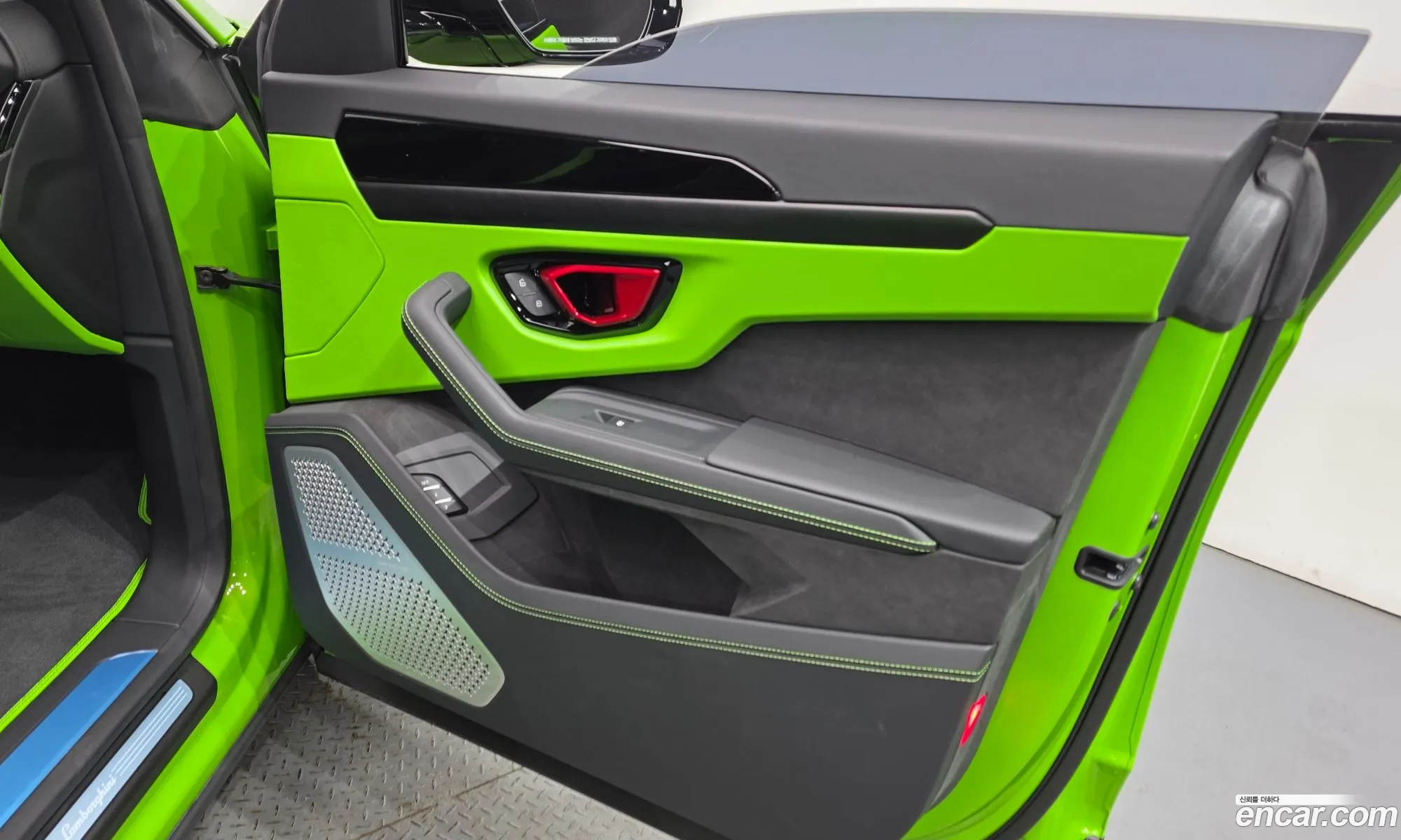 Lamborghini Urus 2025 11111111111111111 — 12