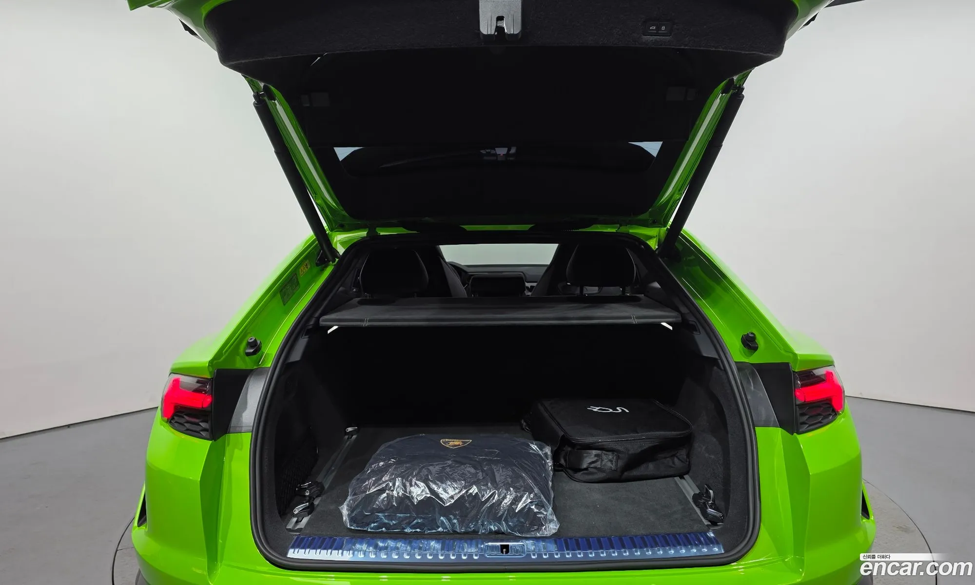 Lamborghini Urus 2025 11111111111111111 — 4