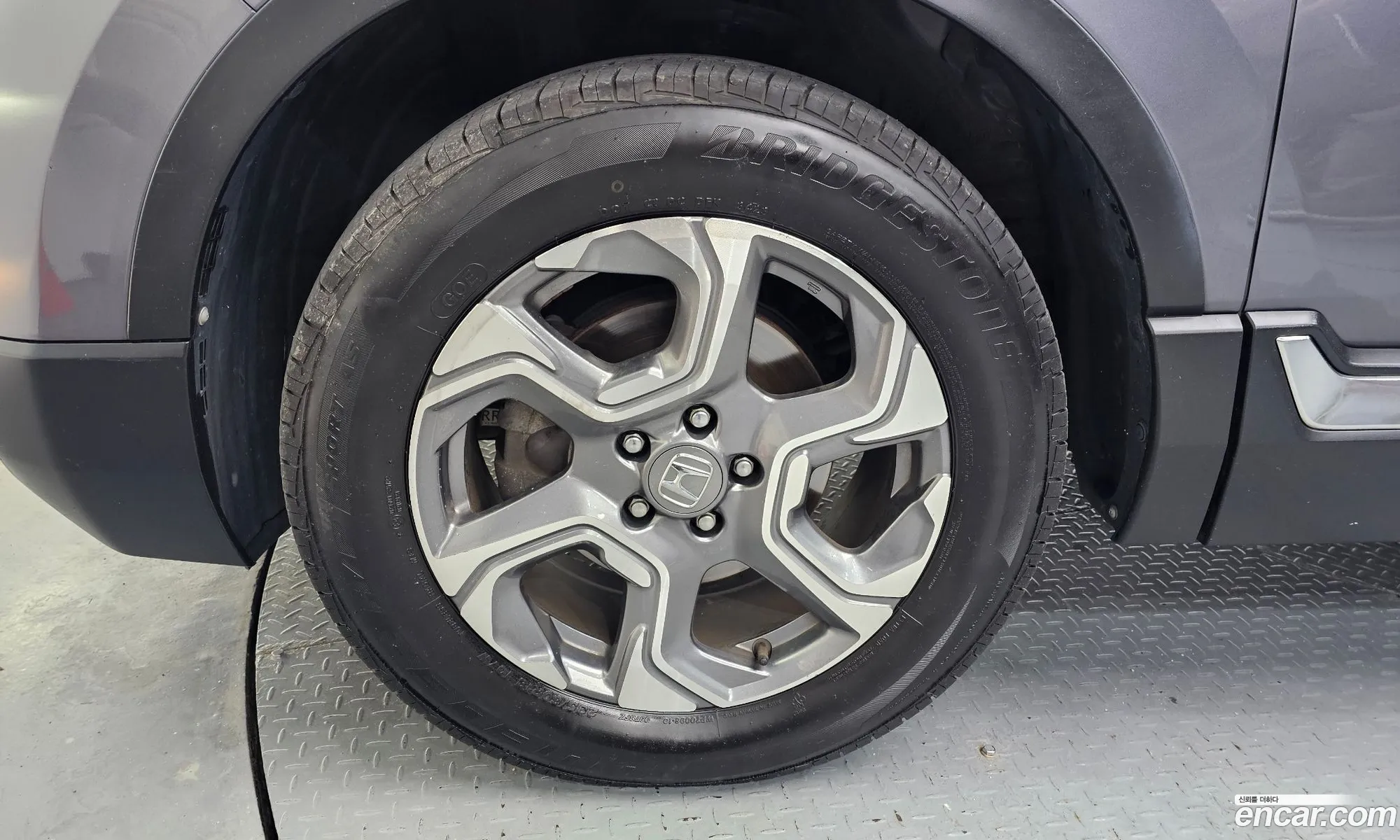 Honda CR-V 2019 5J6RW2870KL520587 — 17