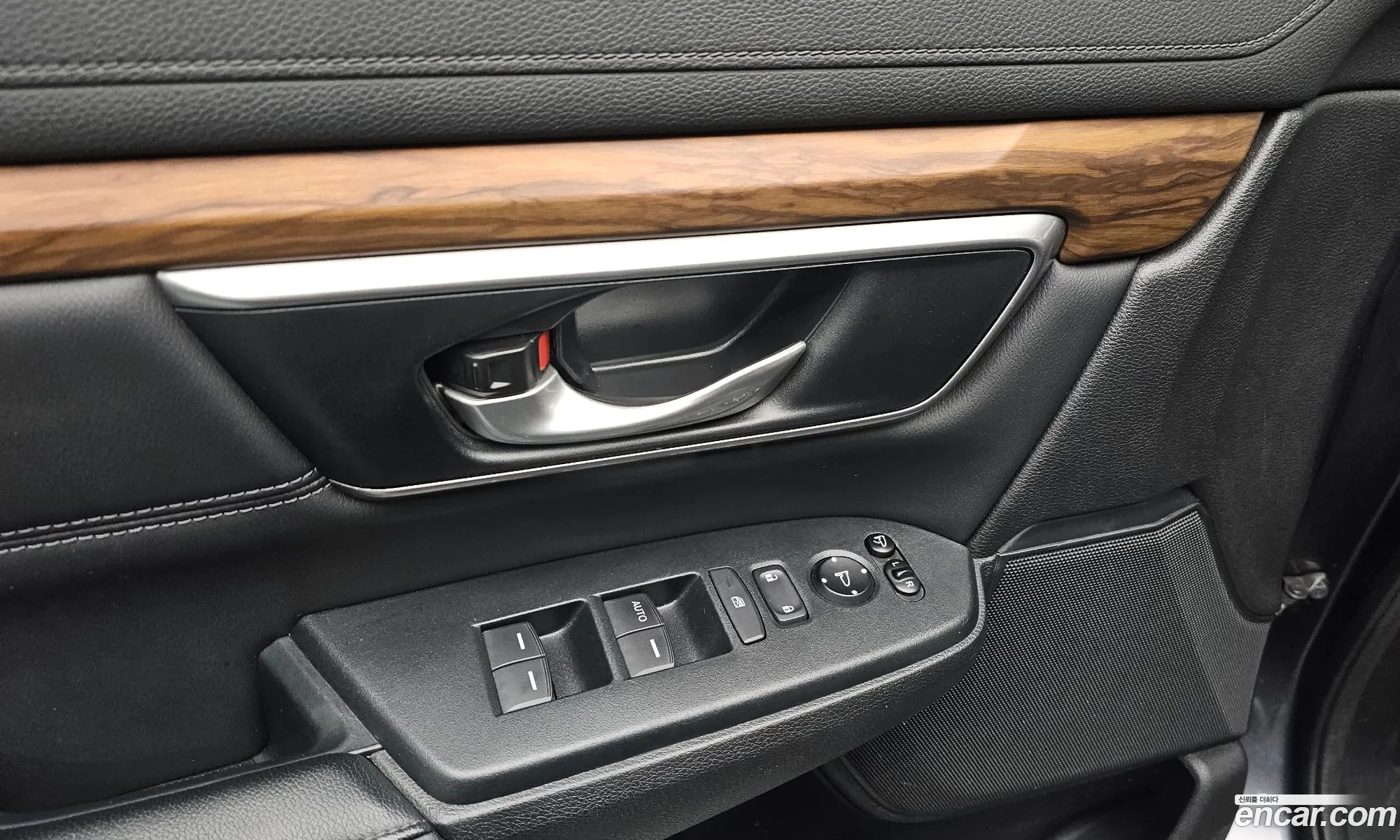 Honda CR-V 2019 5J6RW2870KL520587 — 9