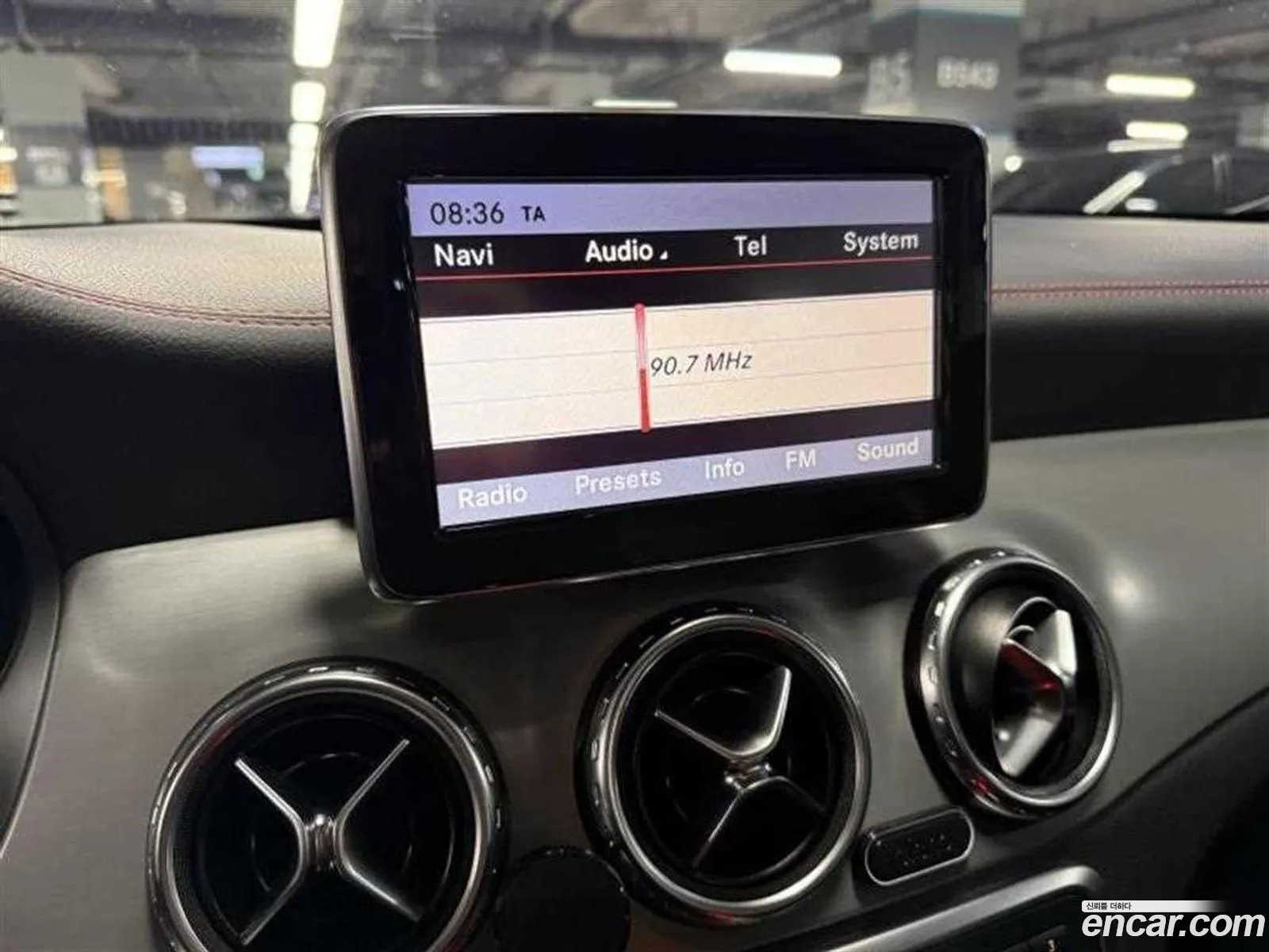 Mercedes-Benz GLA-Class X156 2015 — 11