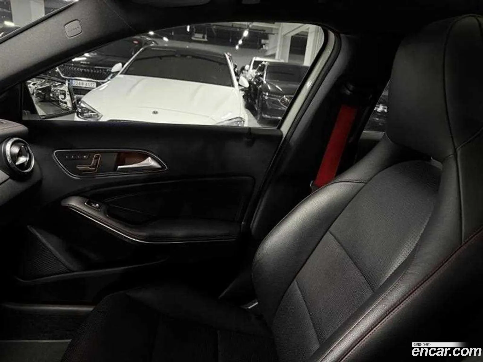 Mercedes-Benz GLA-Class X156 2015 — 14