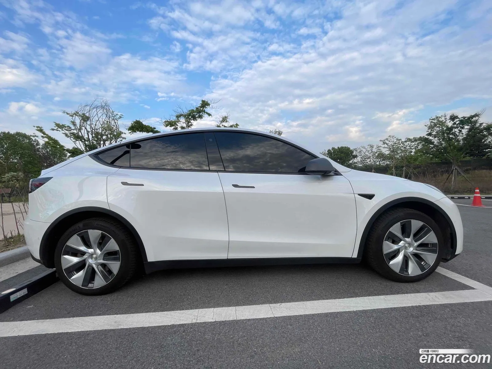 Tesla Model Y 2021 — 6