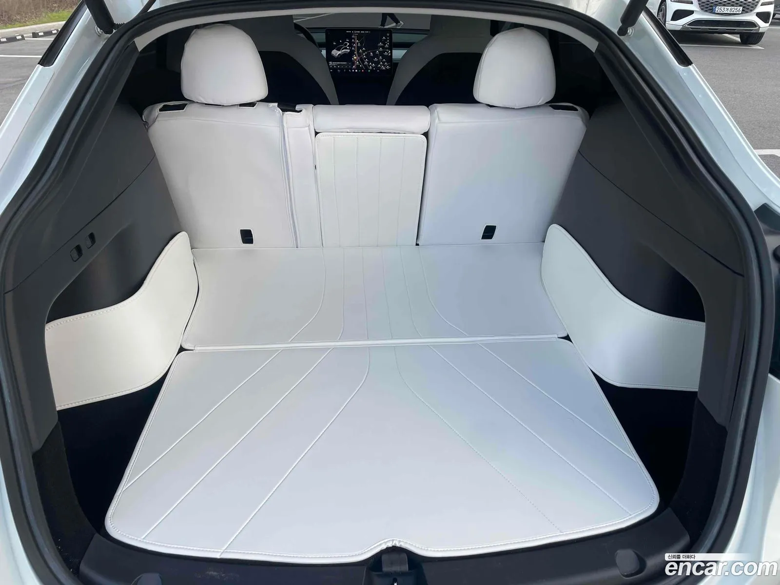 Tesla Model Y 2021 — 3