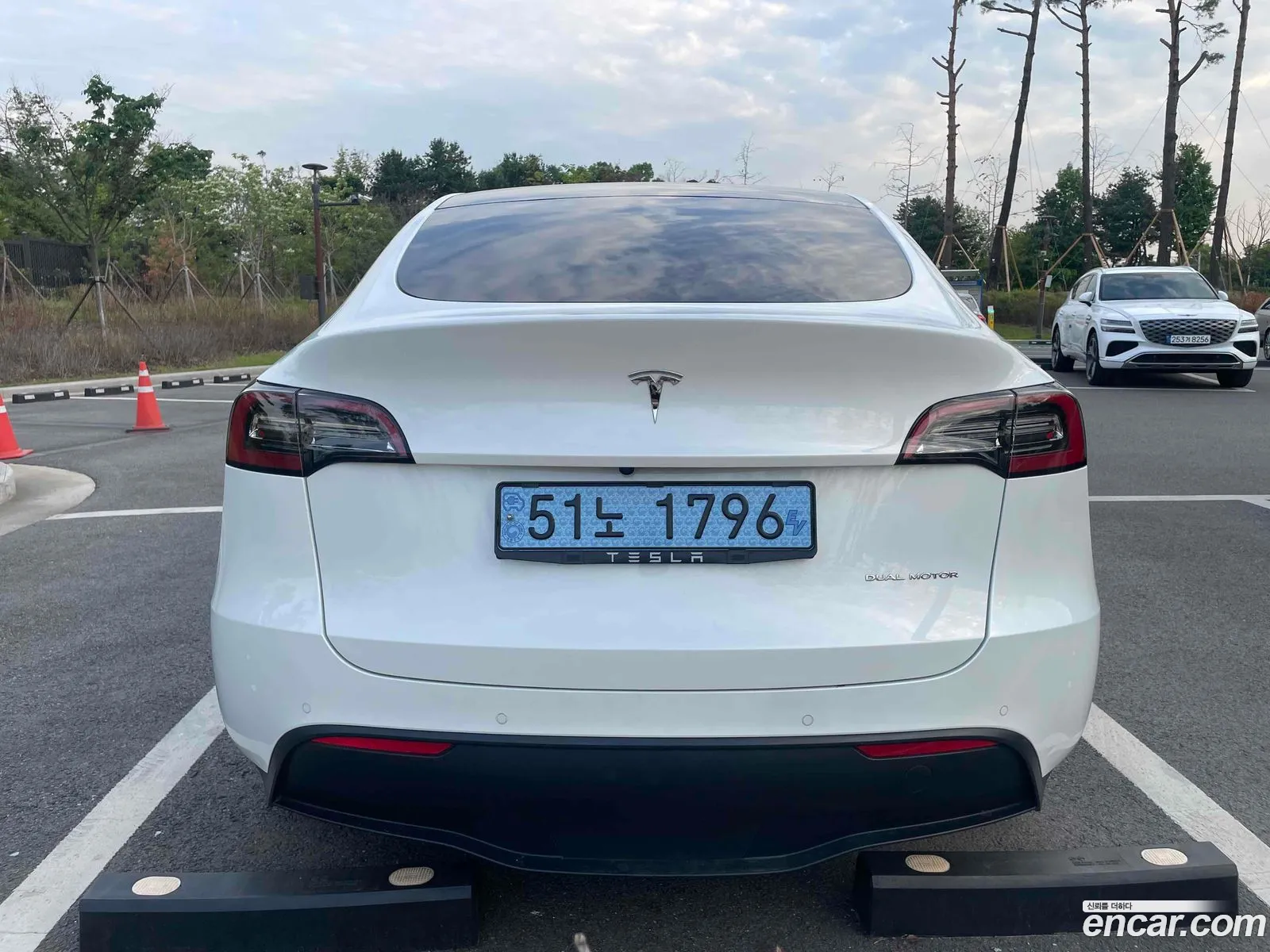 Tesla Model Y 2021 — 5