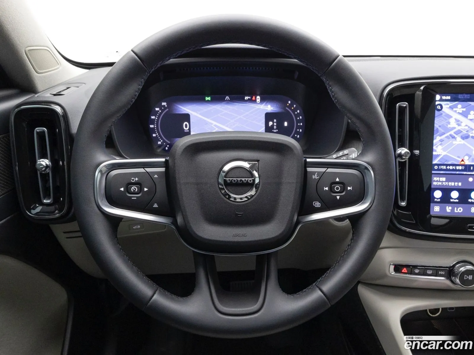 Volvo XC40 2026 — 6
