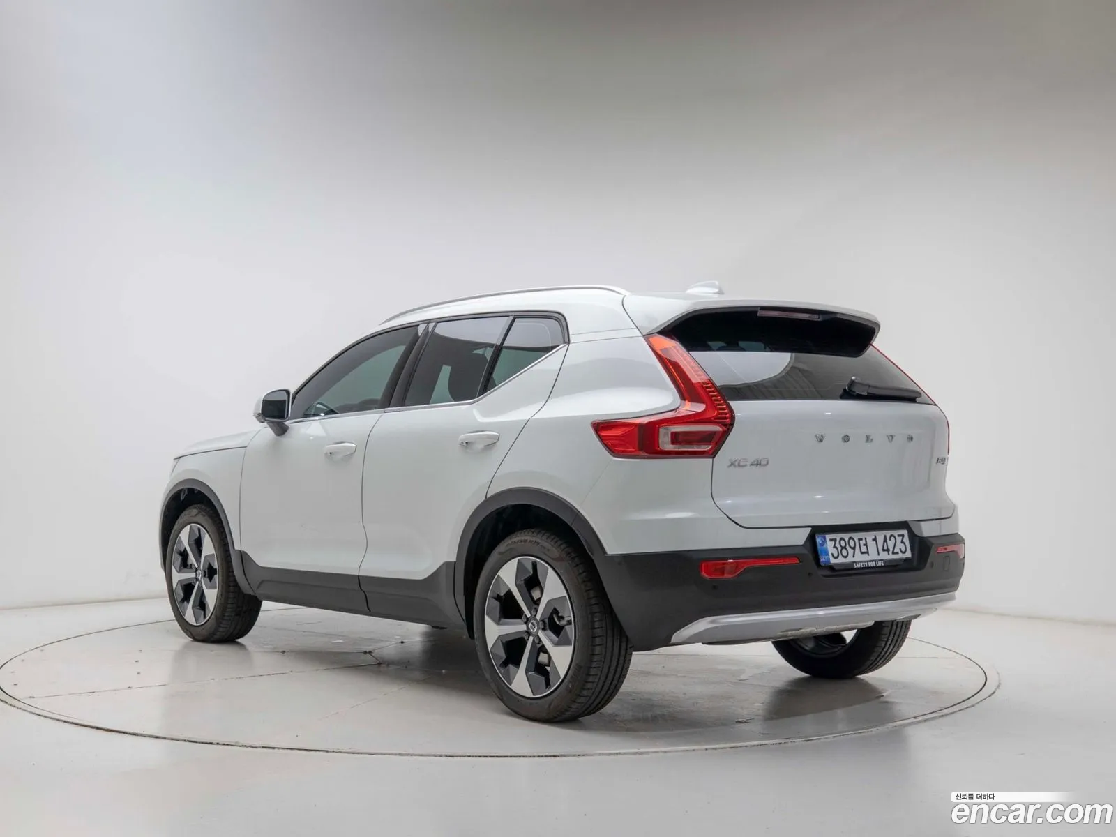 Volvo XC40 2026 — 4