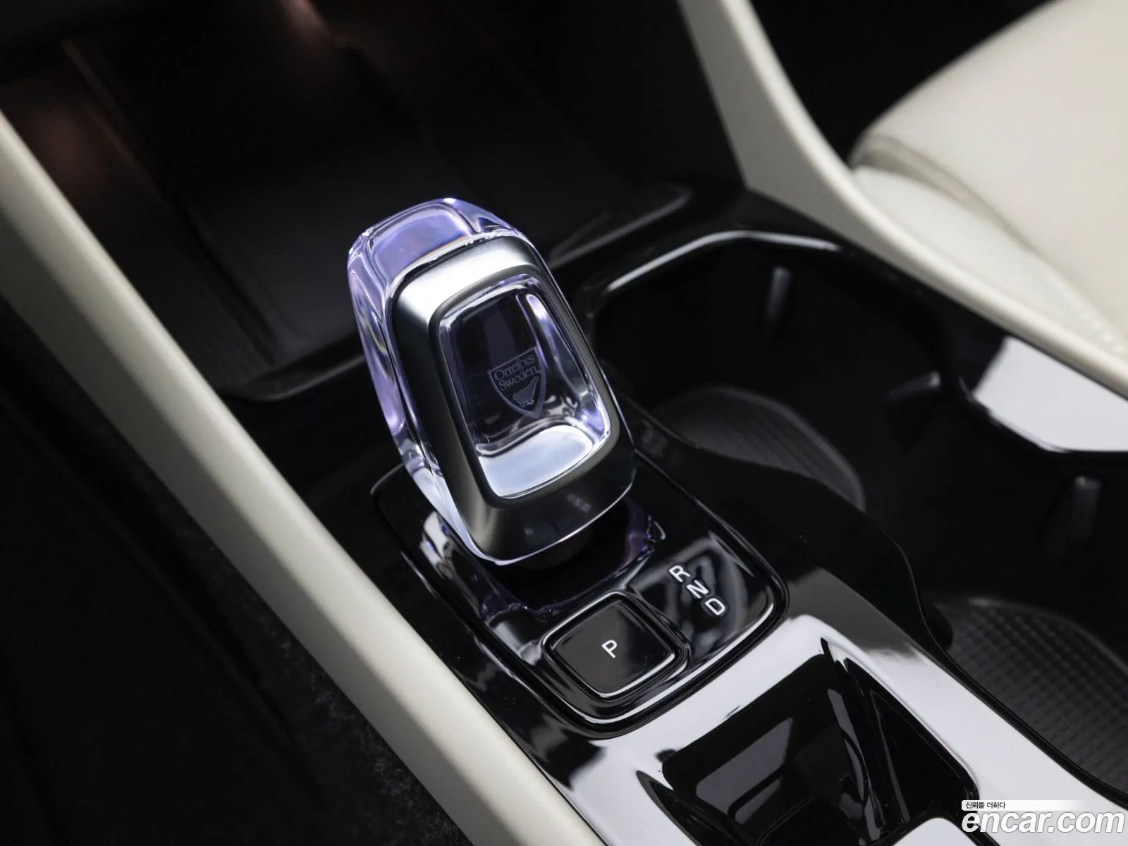 Volvo XC40 2026 — 8