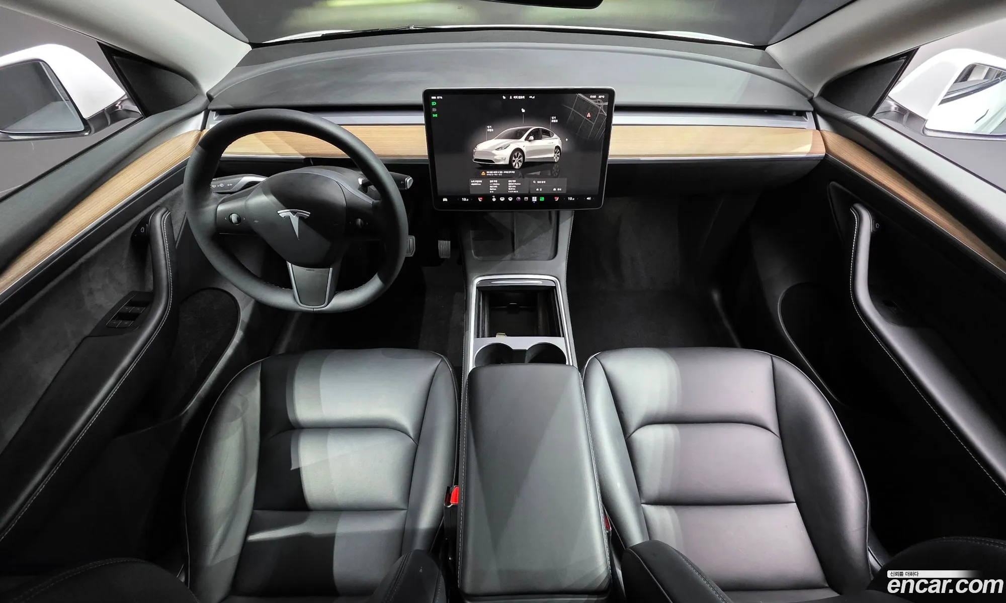 Tesla Model Y 2023 — 19