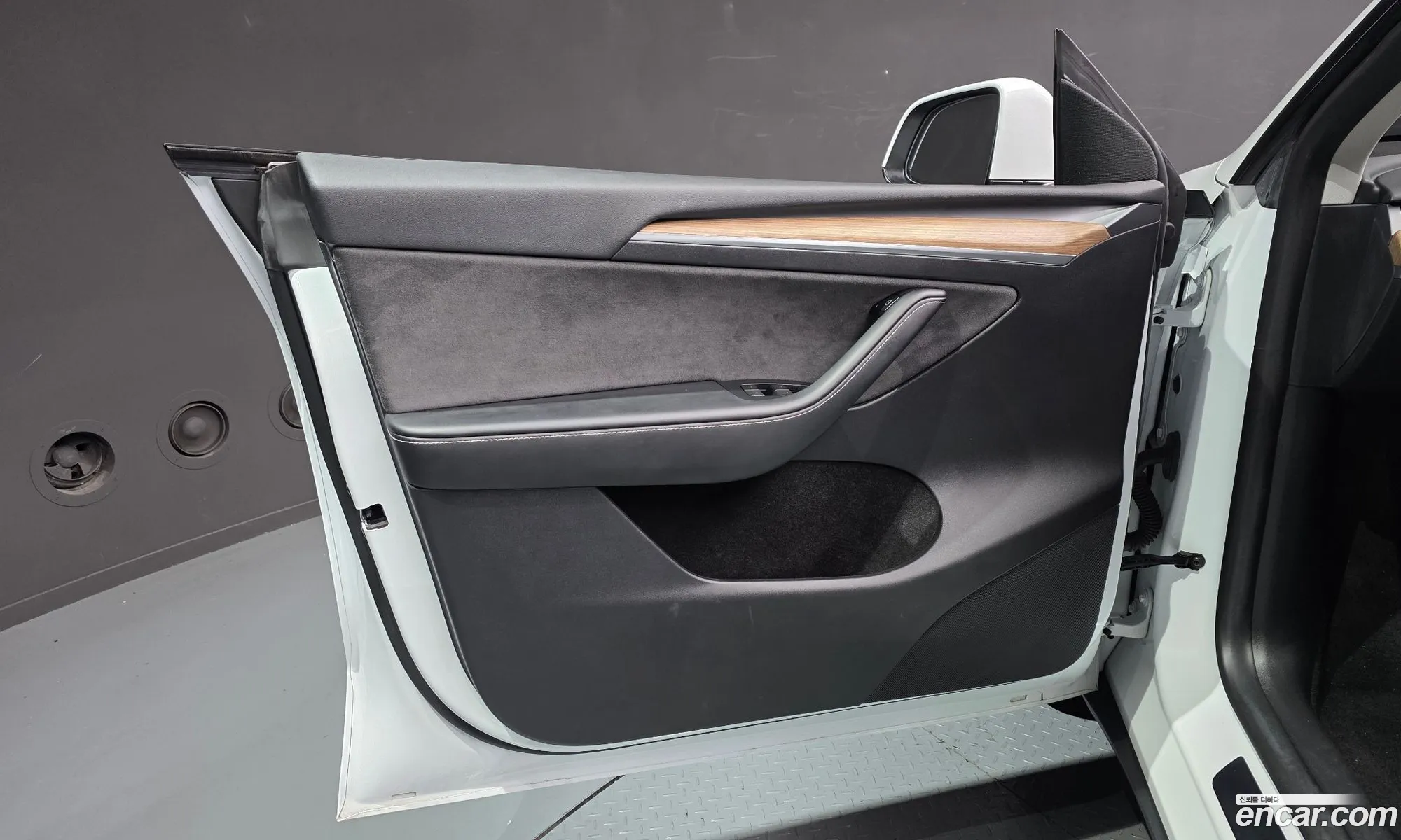 Tesla Model Y 2023 — 9