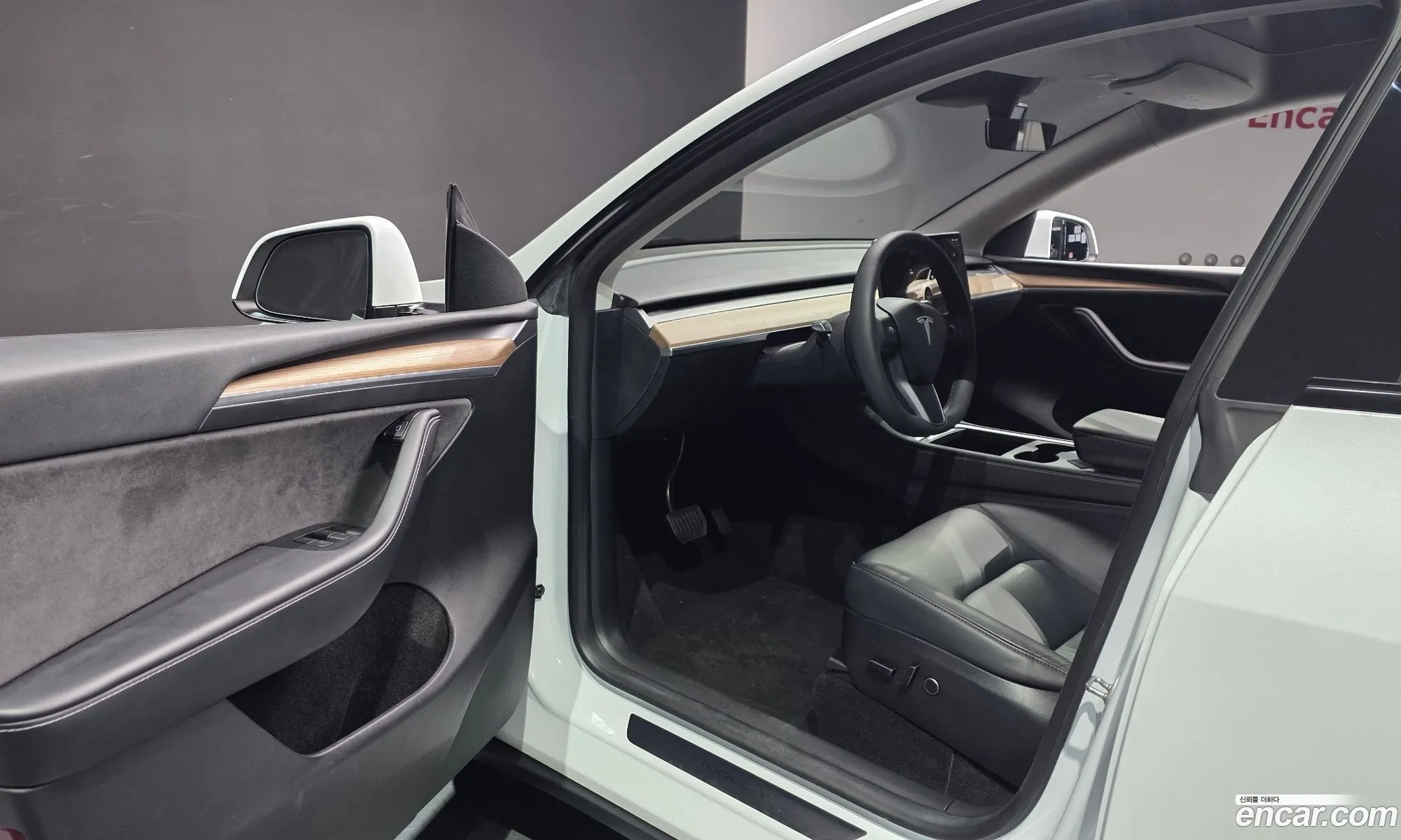 Tesla Model Y 2023 — 22