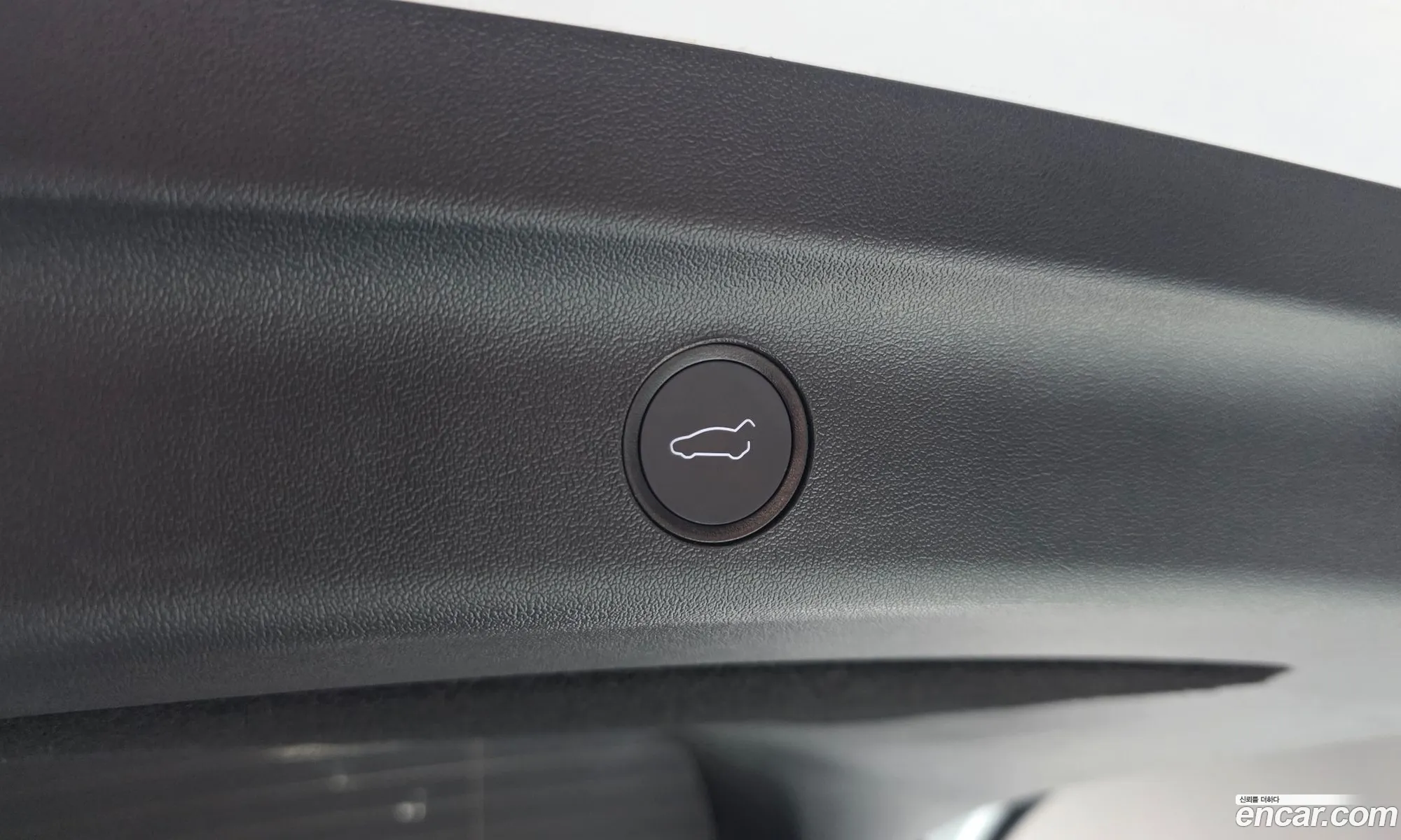 Tesla Model Y 2023 — 2