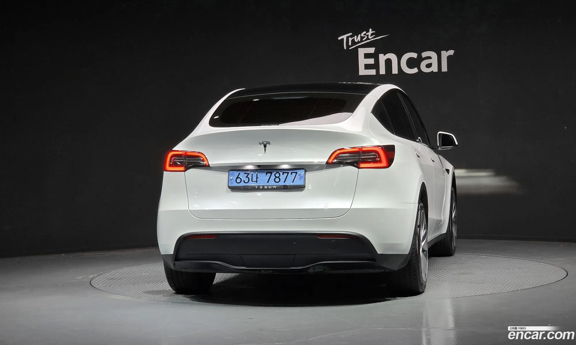 Tesla Model Y 2023 — 21