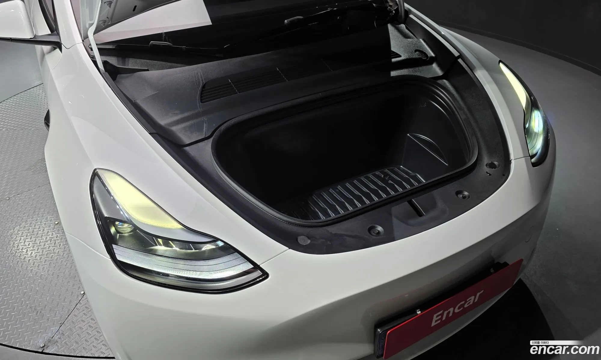 Tesla Model Y 2023 — 4