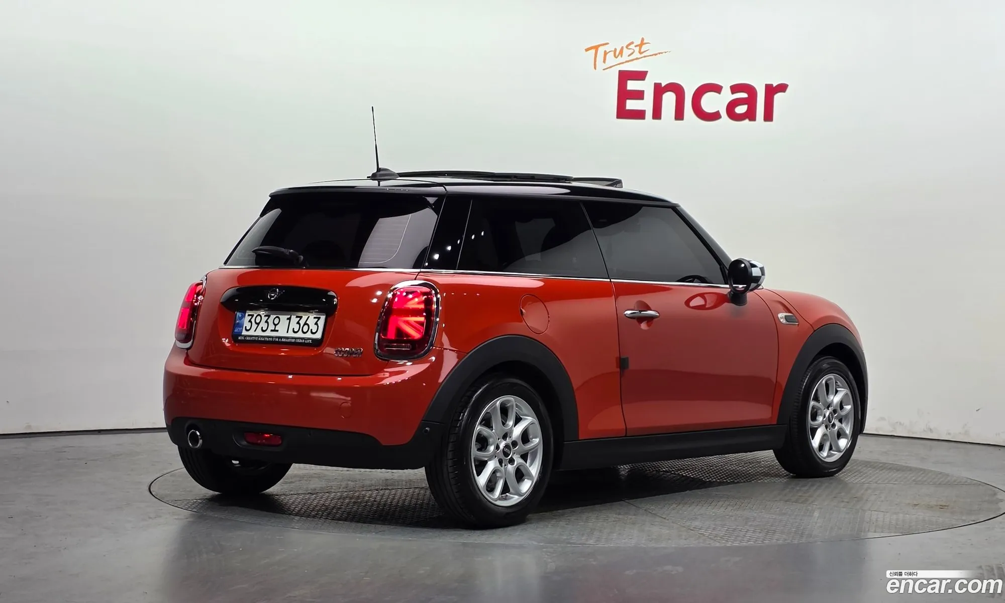 Mini Cooper 2021 WMWXR7105M2N63614 — 9
