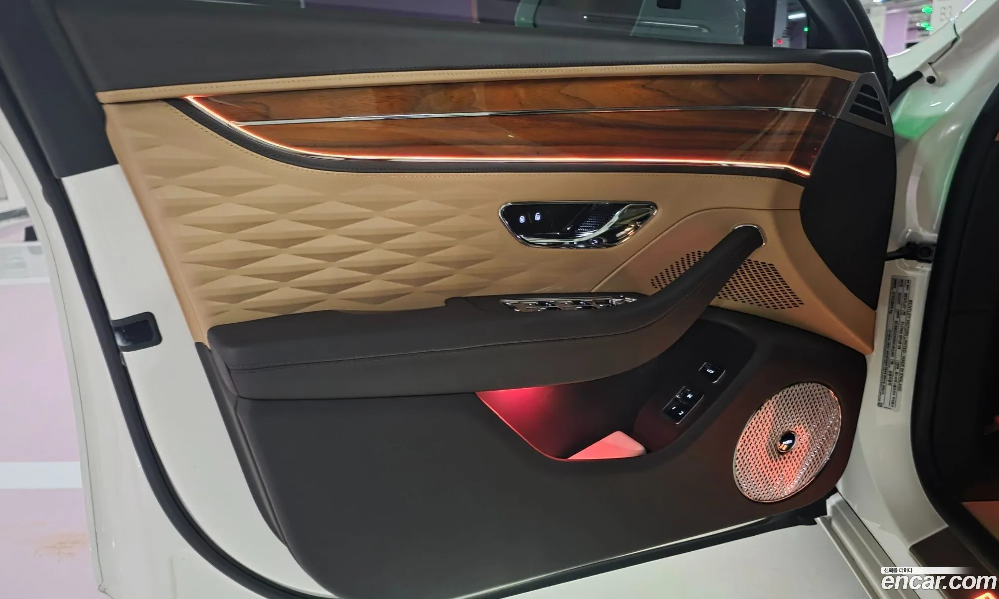Bentley Flying Spur 2022 — 16