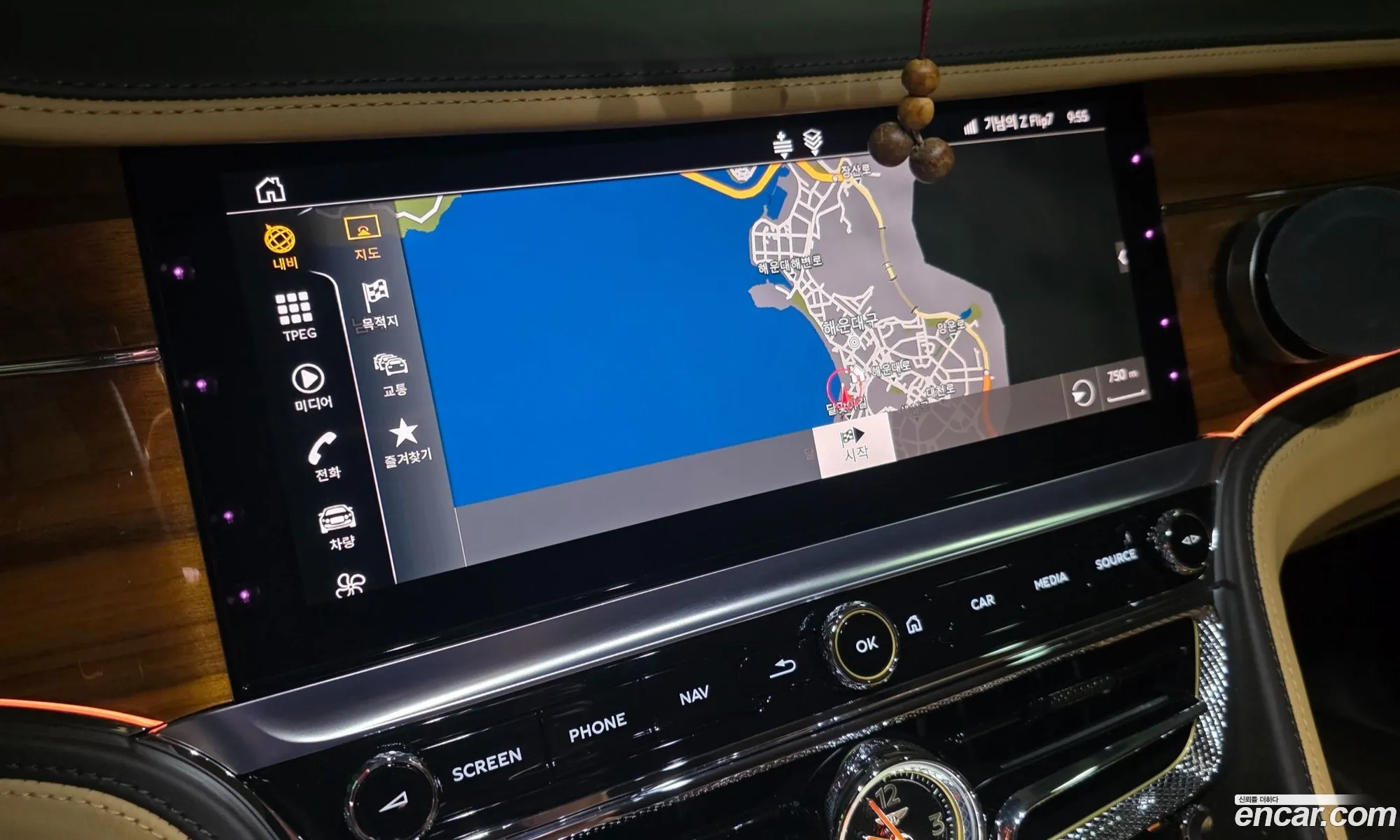 Bentley Flying Spur 2022 — 14
