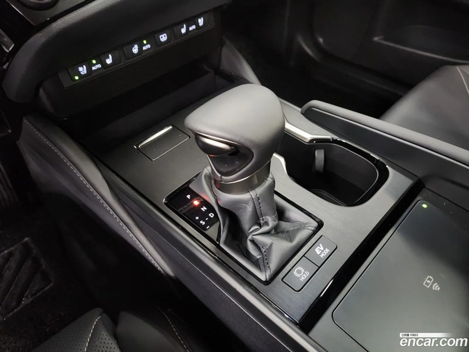 Lexus ES300h 7th Gen 2025 — 12