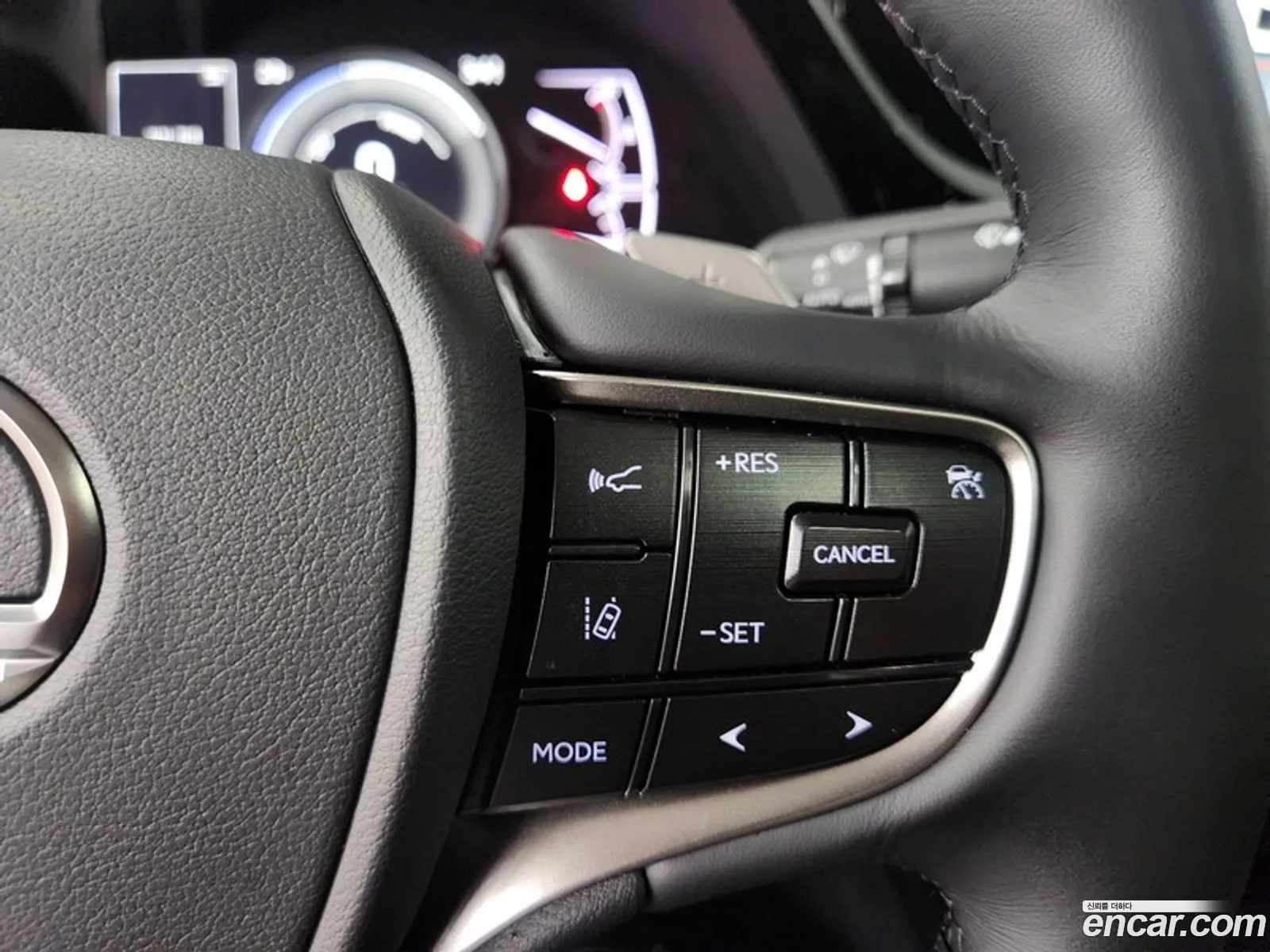Lexus ES300h 7th Gen 2025 — 20