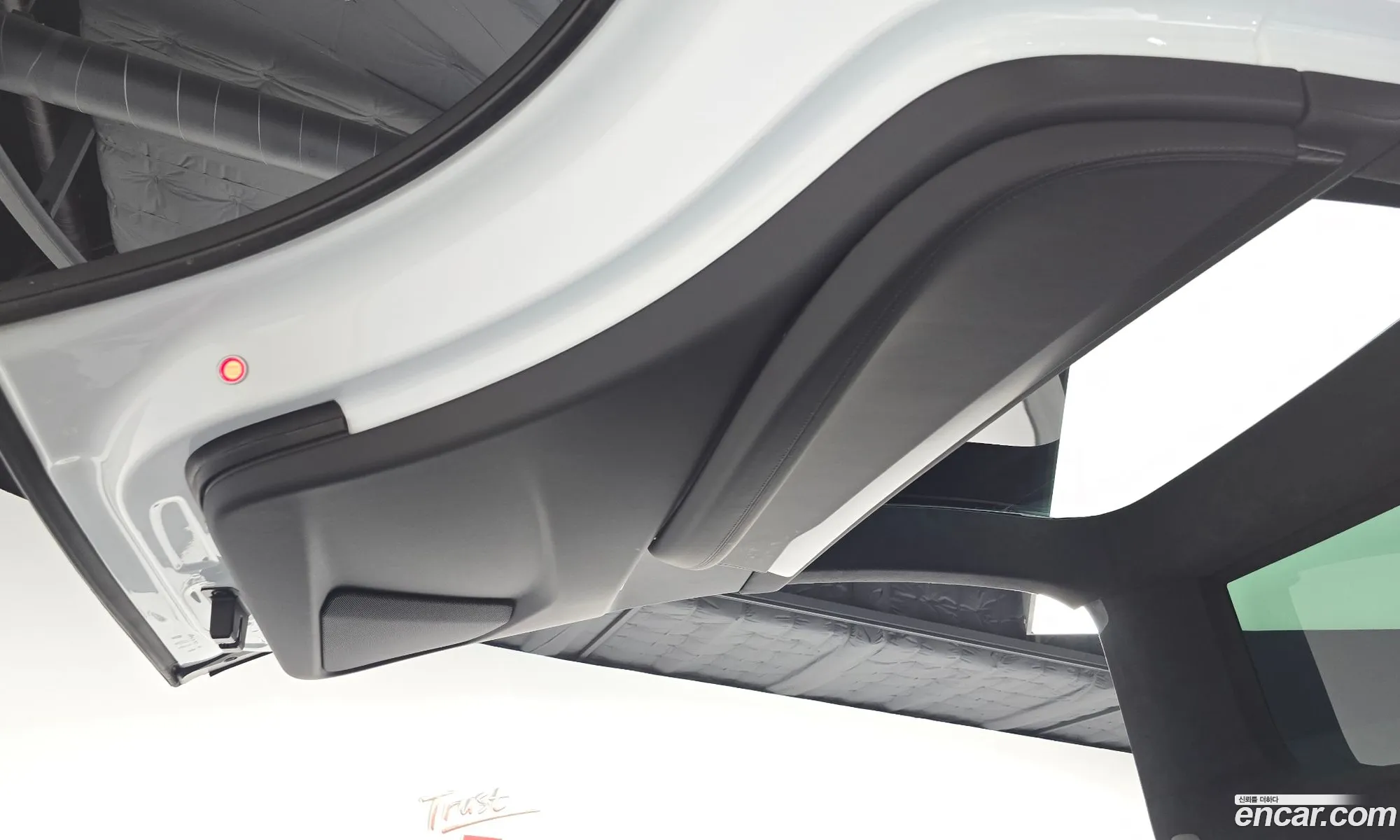 Tesla Model X 2018 5YJXCAE22JF126143 — 16