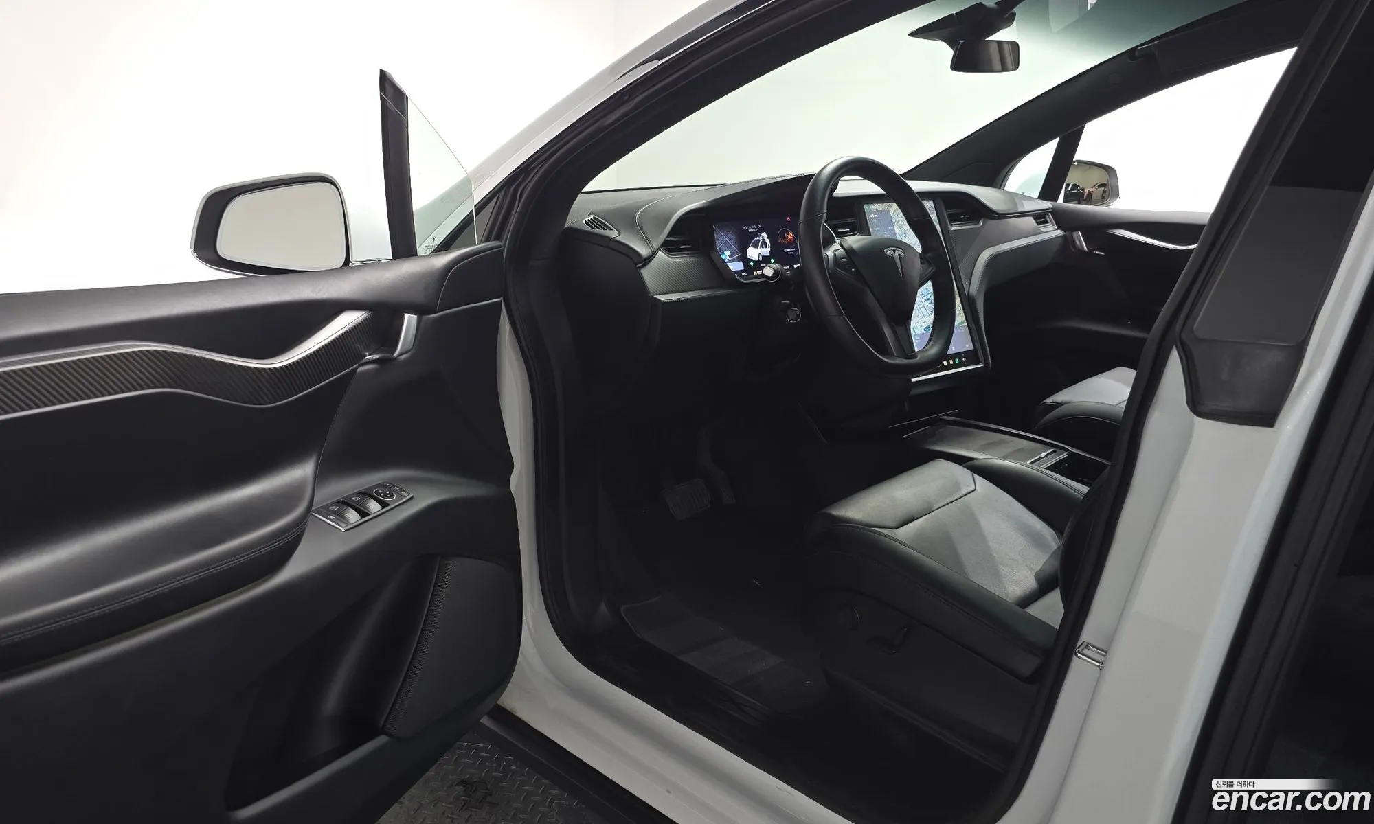Tesla Model X 2018 5YJXCAE22JF126143 — 17